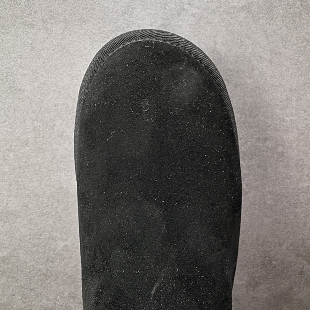 图片[8]-【X1版本】UGG 铅笔靴长筒 5cm厚底 长筒 小红书爆款 广州外贸大厂生产 鞋头到鞋垫真羊皮毛一体 独立外盒包装 芯片 带防水工艺 区别市面任何版本 5cm厚底 独立原版开发大底 羊绒鞋垫 冬季保暖外出 家居都是很适合的选择 进年uug推出款式系列 局部偏向年轻消费者喜好 也走到时尚潮流穿搭的前沿 鞋身材质 防泼水涂层翻毛皮鞋面 17毫米UGGPURE™植入式羊毛内底 轻便防滑舒适橡胶外底 带有品牌LOGO商标 带全套包装 货号：W/1144031 尺码： 35 36 37 38 39 40 编码：HHB280290-选品中心