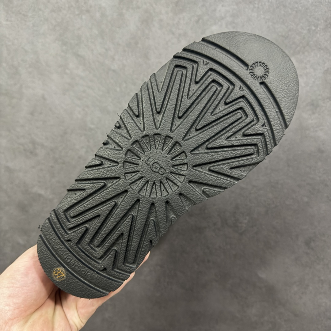 图片[9]-【X1版本】UGG 铅笔靴长筒 5cm厚底 长筒 小红书爆款 广州外贸大厂生产 鞋头到鞋垫真羊皮毛一体 独立外盒包装 芯片 带防水工艺 区别市面任何版本 5cm厚底 独立原版开发大底 羊绒鞋垫 冬季保暖外出 家居都是很适合的选择 进年uug推出款式系列 局部偏向年轻消费者喜好 也走到时尚潮流穿搭的前沿 鞋身材质 防泼水涂层翻毛皮鞋面 17毫米UGGPURE™植入式羊毛内底 轻便防滑舒适橡胶外底 带有品牌LOGO商标 带全套包装 货号：W/1144031 尺码： 35 36 37 38 39 40 编码：HHB280290-选品中心