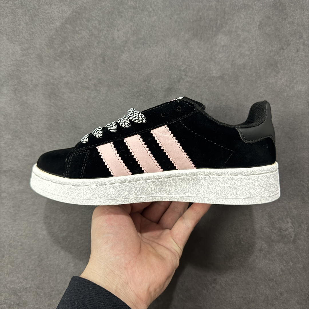 图片[2]-【福利版】Ad Originals Campus 00s 学院系列面包风复古休闲运动板鞋 #鞋款以经典复古鞋型 Campus 为蓝本打造全新面包鞋，鞋身采用绒面皮料搭配常规皮革，质感上还是延续了经典 Campus 的设计。鞋舌填充更加饱满，让鞋款整体看起来更加圆润，鞋舌还加入了与以往 Campus 不同的全新三叶草 Logo，令造型更具千禧气息。 货号：ID3171 尺码：36 36.5 37 38 38.5 39 40-选品中心