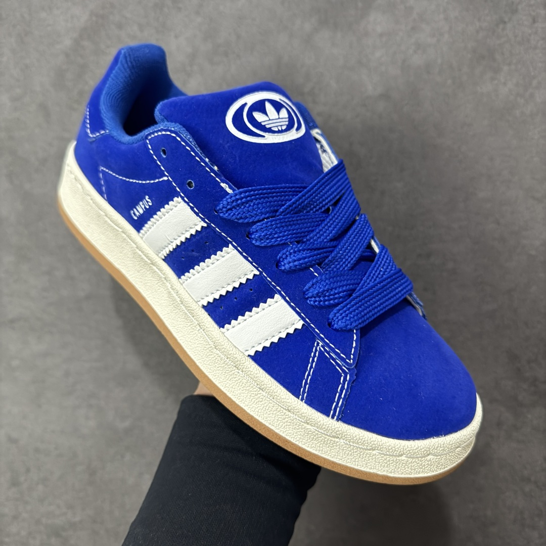 图片[3]-【福利版】Ad Originals Campus 00s 学院系列面包风复古休闲运动板鞋 #鞋款以经典复古鞋型 Campus 为蓝本打造全新面包鞋，鞋身采用绒面皮料搭配常规皮革，质感上还是延续了经典 Campus 的设计。鞋舌填充更加饱满，让鞋款整体看起来更加圆润，鞋舌还加入了与以往 Campus 不同的全新三叶草 Logo，令造型更具千禧气息。 货号：HQ3471 尺码：36 36.5 37 38 38.5 39 40-选品中心