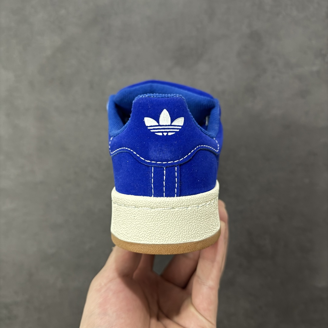图片[4]-【福利版】Ad Originals Campus 00s 学院系列面包风复古休闲运动板鞋 #鞋款以经典复古鞋型 Campus 为蓝本打造全新面包鞋，鞋身采用绒面皮料搭配常规皮革，质感上还是延续了经典 Campus 的设计。鞋舌填充更加饱满，让鞋款整体看起来更加圆润，鞋舌还加入了与以往 Campus 不同的全新三叶草 Logo，令造型更具千禧气息。 货号：HQ3471 尺码：36 36.5 37 38 38.5 39 40-选品中心