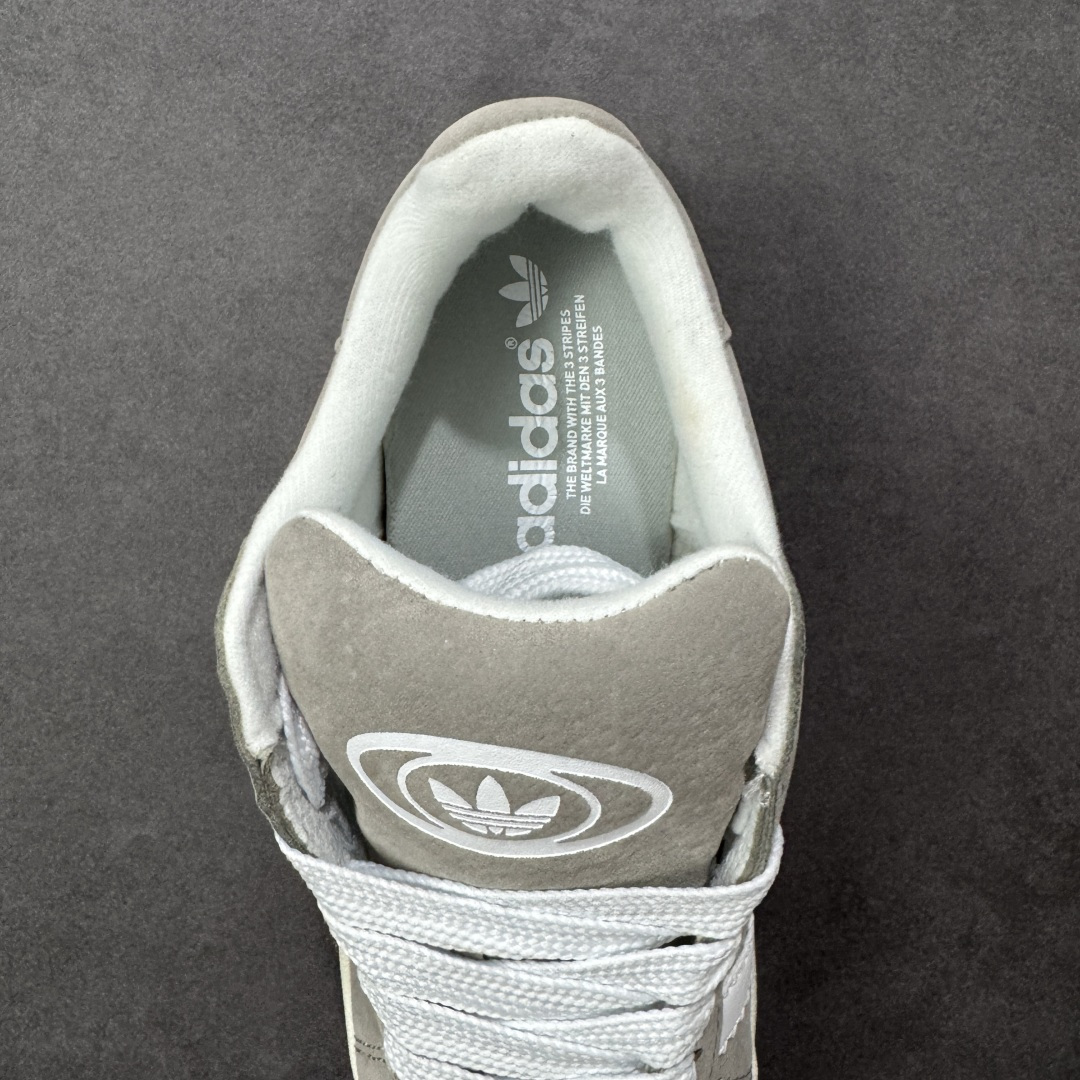 图片[7]-【福利版】Ad Originals Campus 00s 学院系列面包风复古休闲运动板鞋 #鞋款以经典复古鞋型 Campus 为蓝本打造全新面包鞋，鞋身采用绒面皮料搭配常规皮革，质感上还是延续了经典 Campus 的设计。鞋舌填充更加饱满，让鞋款整体看起来更加圆润，鞋舌还加入了与以往 Campus 不同的全新三叶草 Logo，令造型更具千禧气息。 货号：HQ8707 尺码：36 36.5 37 38 38.5 39 40-选品中心