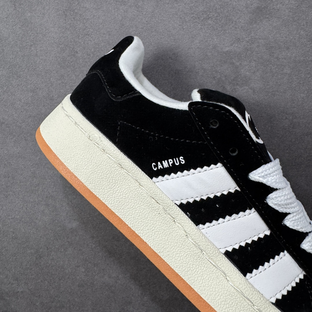 图片[6]-【福利版】Ad Originals Campus 00s 学院系列面包风复古休闲运动板鞋 #鞋款以经典复古鞋型 Campus 为蓝本打造全新面包鞋，鞋身采用绒面皮料搭配常规皮革，质感上还是延续了经典 Campus 的设计。鞋舌填充更加饱满，让鞋款整体看起来更加圆润，鞋舌还加入了与以往 Campus 不同的全新三叶草 Logo，令造型更具千禧气息。 货号：HQ8708 尺码：36 36.5 37 38 38.5 39 40-选品中心