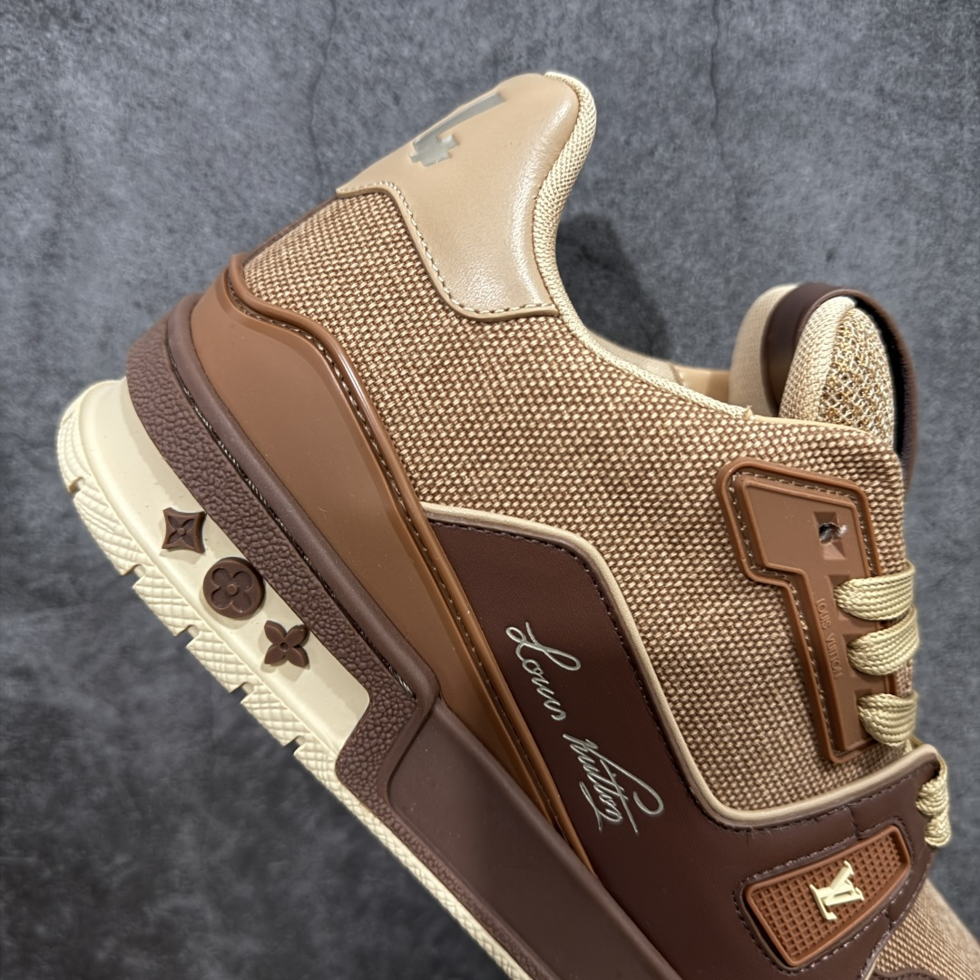 图片[7]-【莞产YS版本】Louis Vuitton Trainer lv时装走秀运动鞋 完美鞋型超高的清洁度 零毛边线头瑕疵 全套原楦原纸版原鞋开模 全网最具灵魂的版型 正确原装黄色鞋盒 正确中底印花 鞋面印花3D高频深度立体 全鞋电脑针车 紧密相连 针距密度一致 环保乳胶注塑鞋垫 厚度脚感还原原版 皮面裁剪部位 统一油边封口工艺 原装橡胶大底含胶量大底组合零偏差 专柜全套包装 防尘袋 说明书 质保卡 男女鞋 尺码： 38 39 40 41 42 43 44 45-选品中心