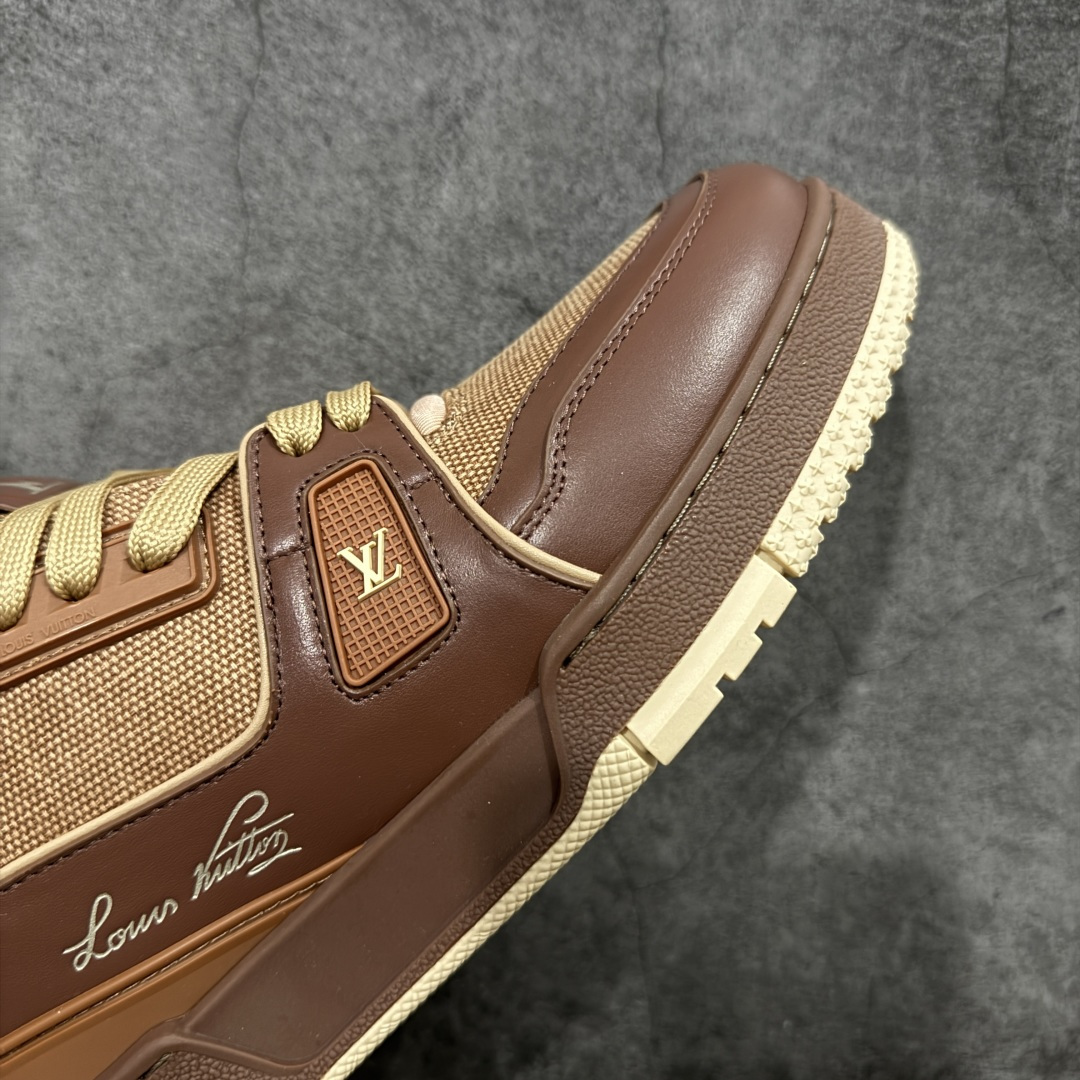 图片[6]-【莞产YS版本】Louis Vuitton Trainer lv时装走秀运动鞋 完美鞋型超高的清洁度 零毛边线头瑕疵 全套原楦原纸版原鞋开模 全网最具灵魂的版型 正确原装黄色鞋盒 正确中底印花 鞋面印花3D高频深度立体 全鞋电脑针车 紧密相连 针距密度一致 环保乳胶注塑鞋垫 厚度脚感还原原版 皮面裁剪部位 统一油边封口工艺 原装橡胶大底含胶量大底组合零偏差 专柜全套包装 防尘袋 说明书 质保卡 男女鞋 尺码： 38 39 40 41 42 43 44 45-选品中心