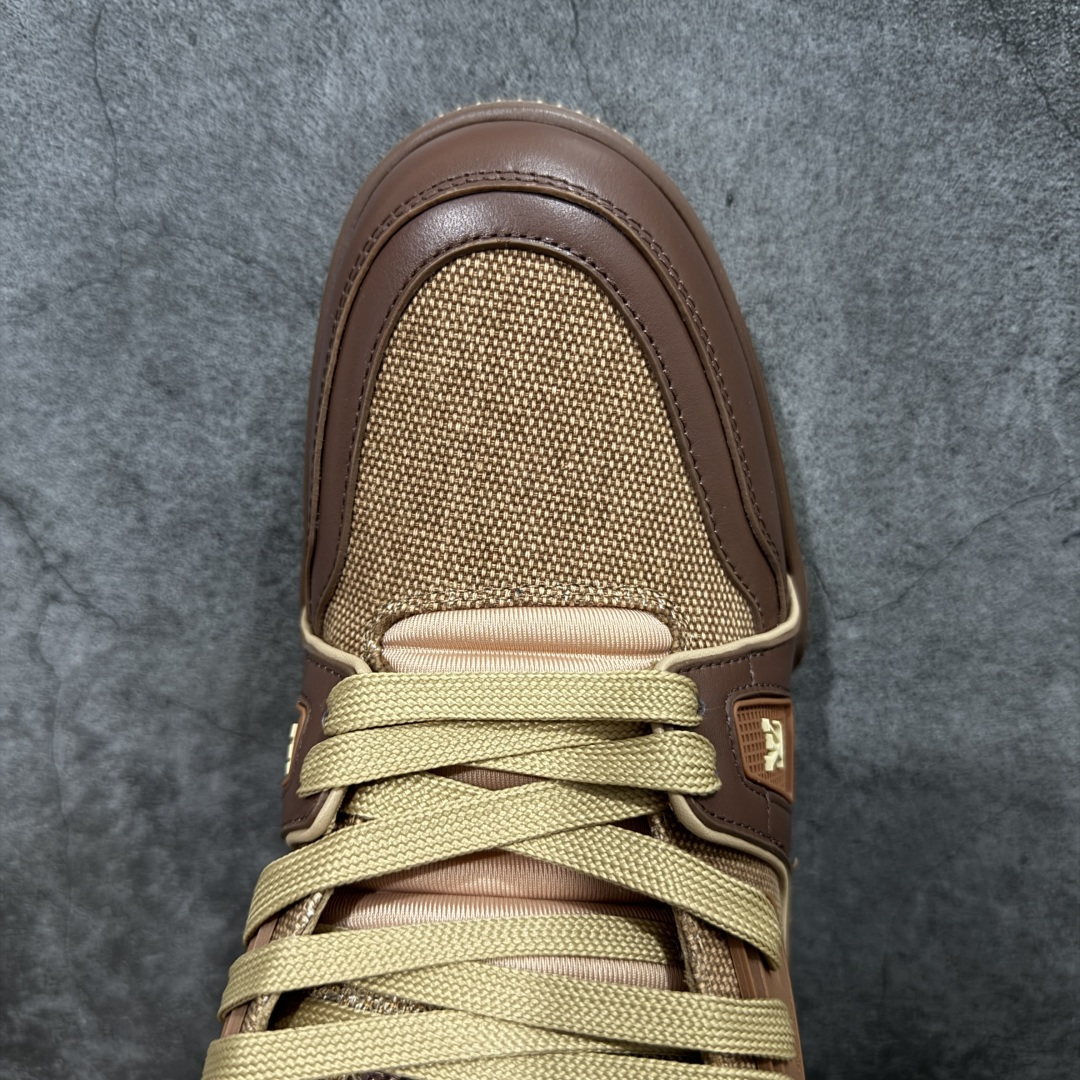 图片[5]-【莞产YS版本】Louis Vuitton Trainer lv时装走秀运动鞋 完美鞋型超高的清洁度 零毛边线头瑕疵 全套原楦原纸版原鞋开模 全网最具灵魂的版型 正确原装黄色鞋盒 正确中底印花 鞋面印花3D高频深度立体 全鞋电脑针车 紧密相连 针距密度一致 环保乳胶注塑鞋垫 厚度脚感还原原版 皮面裁剪部位 统一油边封口工艺 原装橡胶大底含胶量大底组合零偏差 专柜全套包装 防尘袋 说明书 质保卡 男女鞋 尺码： 38 39 40 41 42 43 44 45-选品中心