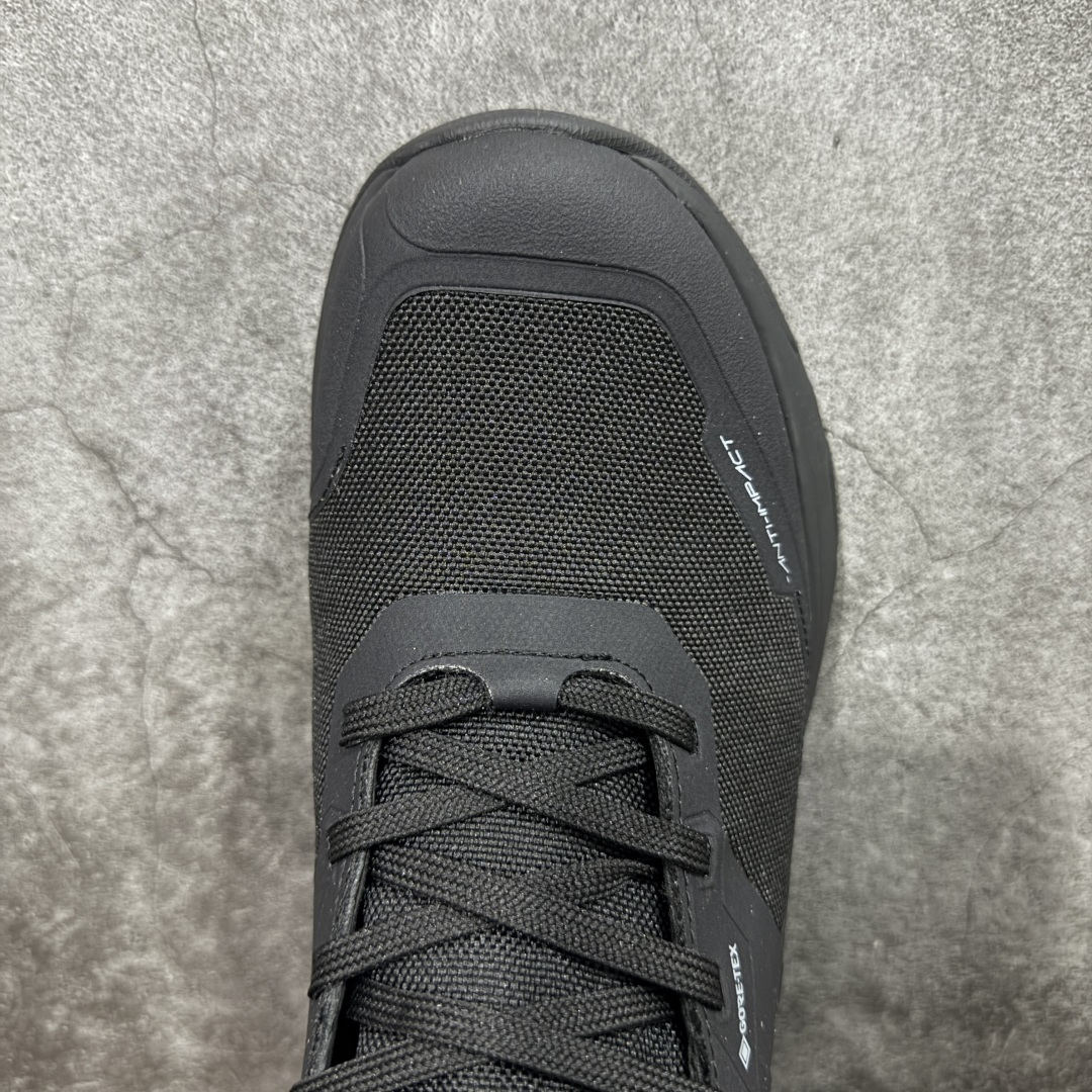 图片[5]-【纯原版】凯乐石KAILAS 界山 GTX MID 时尚舒适简约经典潮流 耐磨防水 高帮 徒步鞋 男款 KAILAS凯乐石品牌是全球三大全系攀登品牌之一，于2003年创立于中国广州，致力于为有攀登梦想的户外运动员及爱好者，研发制造功能性专业装备，满足他们在极限环境下安全舒适的需求，凯乐石专注于科技面料的开发及专业功能设计，产品线覆盖登山、攀岩、徒步、越野跑山、露营、旅行等多项户外运动，通过运动员的测试反馈，不断进化迭代，产品荣获国内外大奖71座，发明专利21个，更突破性的自主研发攀登器械，打造出中国的攀登硬实力 尺码：38 39 40 41 42 43 44 45-选品中心