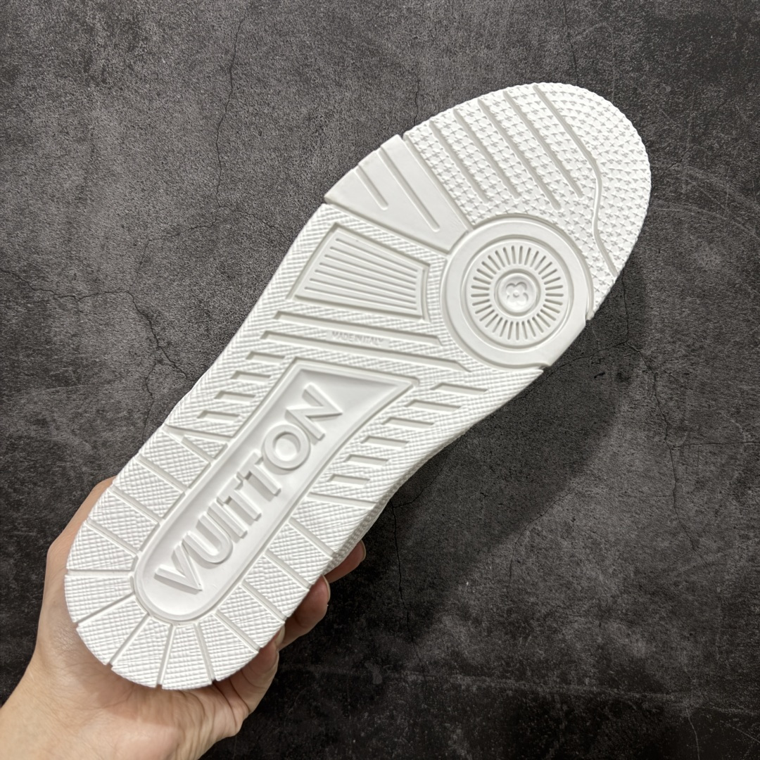 图片[9]-【莞产YS版本】Louis Vuitton Trainer lv时装走秀运动鞋 完美鞋型超高的清洁度 零毛边线头瑕疵 全套原楦原纸版原鞋开模 全网最具灵魂的版型 正确原装黄色鞋盒 正确中底印花 鞋面印花3D高频深度立体 全鞋电脑针车 紧密相连 针距密度一致 环保乳胶注塑鞋垫 厚度脚感还原原版 皮面裁剪部位 统一油边封口工艺 原装橡胶大底含胶量大底组合零偏差 专柜全套包装 防尘袋 说明书 质保卡 男女鞋 尺码： 38 39 40 41 42 43 44 45-选品中心