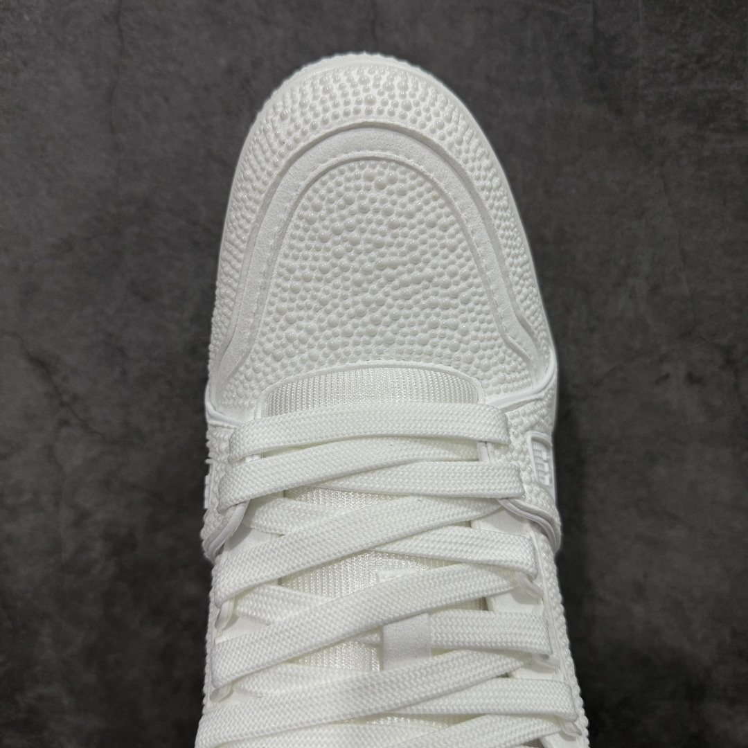 图片[5]-【莞产YS版本】Louis Vuitton Trainer lv时装走秀运动鞋 完美鞋型超高的清洁度 零毛边线头瑕疵 全套原楦原纸版原鞋开模 全网最具灵魂的版型 正确原装黄色鞋盒 正确中底印花 鞋面印花3D高频深度立体 全鞋电脑针车 紧密相连 针距密度一致 环保乳胶注塑鞋垫 厚度脚感还原原版 皮面裁剪部位 统一油边封口工艺 原装橡胶大底含胶量大底组合零偏差 专柜全套包装 防尘袋 说明书 质保卡 男女鞋 尺码： 38 39 40 41 42 43 44 45-选品中心