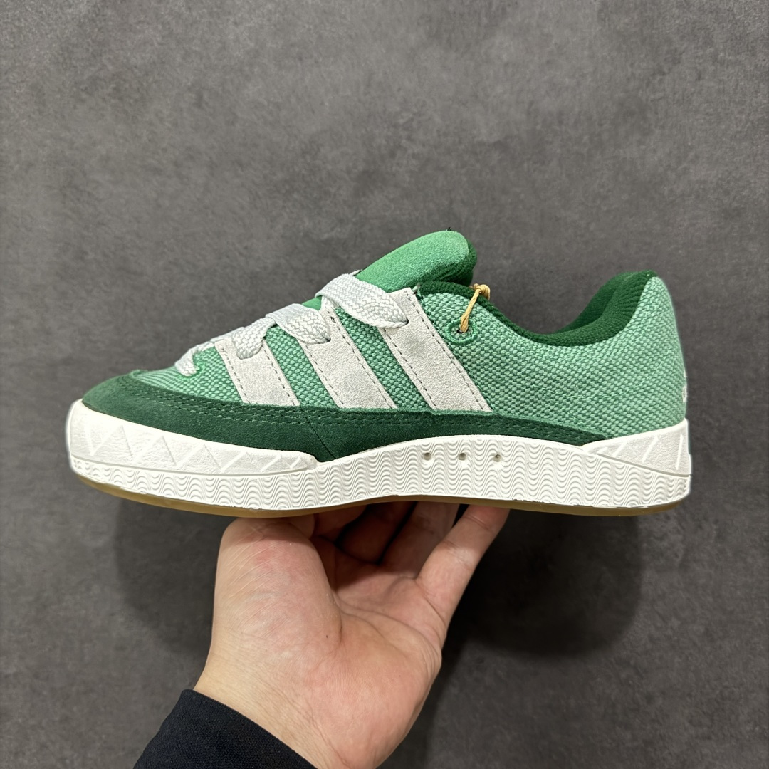【特价】超火的阿迪达斯「鲨鱼面包鞋」新联名开启,中底造型有点酷！阿迪达斯Adidas Originals