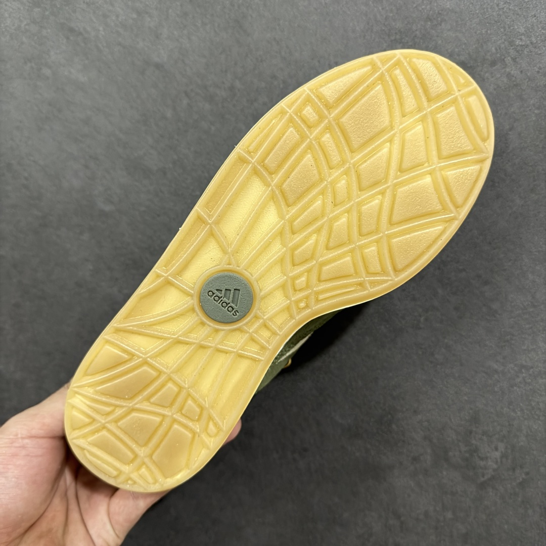 【特价】超火的阿迪达斯「鲨鱼面包鞋」新联名开启,中底造型有点酷！阿迪达斯Adidas Originals