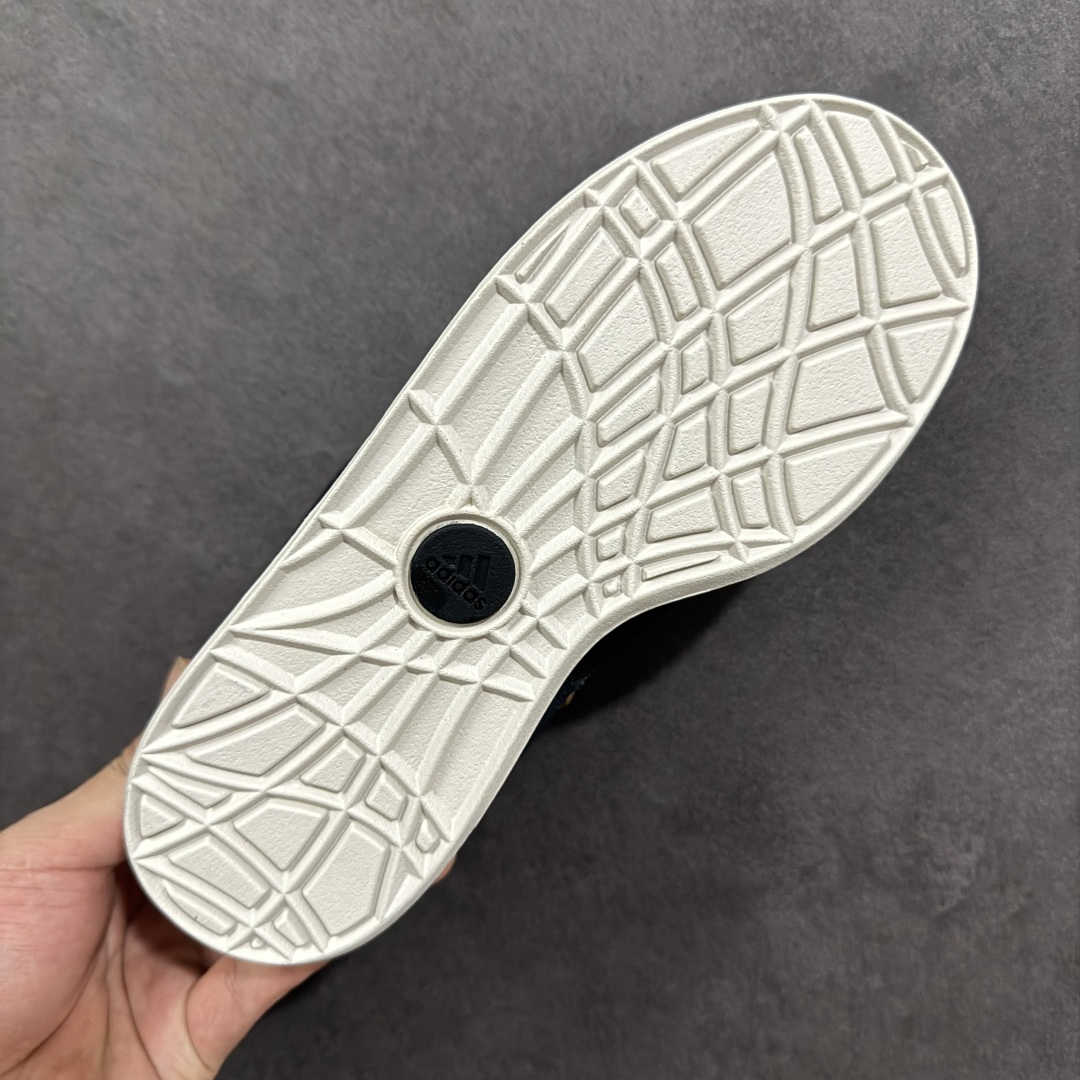 【特价】超火的阿迪达斯「鲨鱼面包鞋」新联名开启,中底造型有点酷！阿迪达斯Adidas Originals