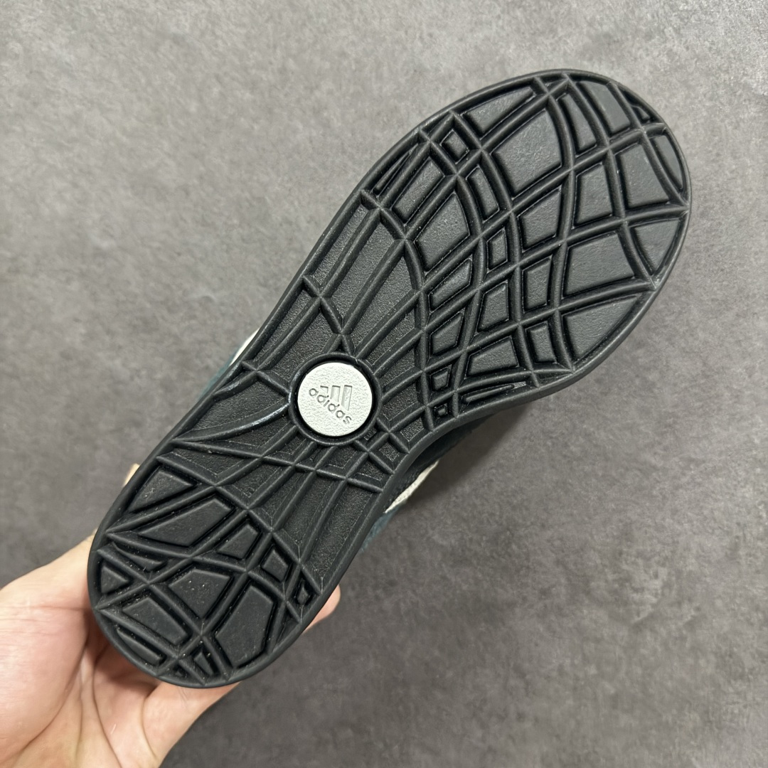 【特价】超火的阿迪达斯「鲨鱼面包鞋」新联名开启,中底造型有点酷！阿迪达斯Adidas Originals