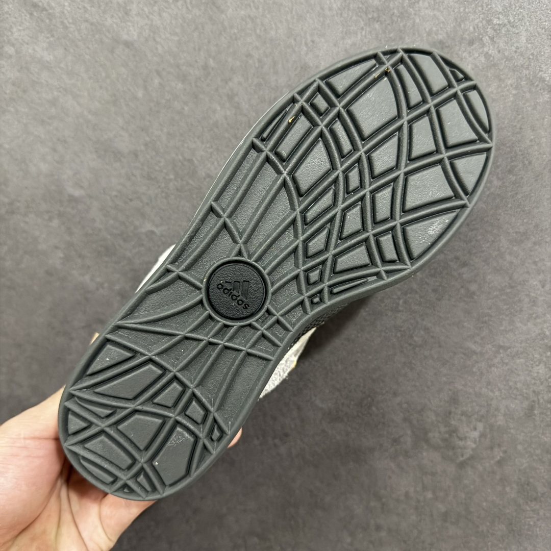 【DT福利】超火的阿迪达斯「鲨鱼面包鞋」新联名开启,中底造型有点酷！阿迪达斯Adidas Origina