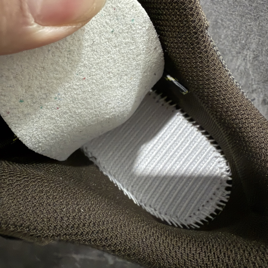 图片[8]-【巅峰版】SALOMON萨洛蒙 ODYSSEY ELMT LOW LTR 柔软舒适 耐磨透气轻便 低帮 生活休闲鞋 男女同款 雷军同款 棕色 476757 纯原外贸平台特供订单 耗时半年巨作 全套原纸板楦头开发 原厂特供网布配套加持 确保原汁原味 完美呈现版型 原档数据独家私模五层组合大底 原装Ortholite轻量化鞋垫 中底布带钢印编号 原厂TPU锁扣 进口港宝加持 后跟自然饱满 还原公司包裹性 鞋面以“锯齿”状的包裹系统呈现 在基色底之下加入了各种色点缀 将公司的最新技术和时尚前卫的造型融入耐用的长跑款式中 鞋面由 TPU 薄膜制成 并焊接在高耐磨网眼上 使其既时尚又坚固 由 ACS底盘支撑 可增强稳定性和支撑力 以及由橡胶凸耳 Contragrip外底覆盖的 EVA 缓冲中底 旨在应对崎岖的地形 鞋舌上的彩色Salomon 标签、Quicklace 系统以及鞋头、鞋舌和鞋跟上的附加品牌使细节更加完美 让穿着者可以轻松驾驭户外与通勤下的任何运动生活场景 无缝鞋身户外随意纵横 颜值与脚感兼备 出街通勤 绝对非常吸睛 你值得拥有 尺码：36 36.5 37.5 38 38.5 39 40 40.5 41 42 42.5 43 44 44.5 45-选品中心