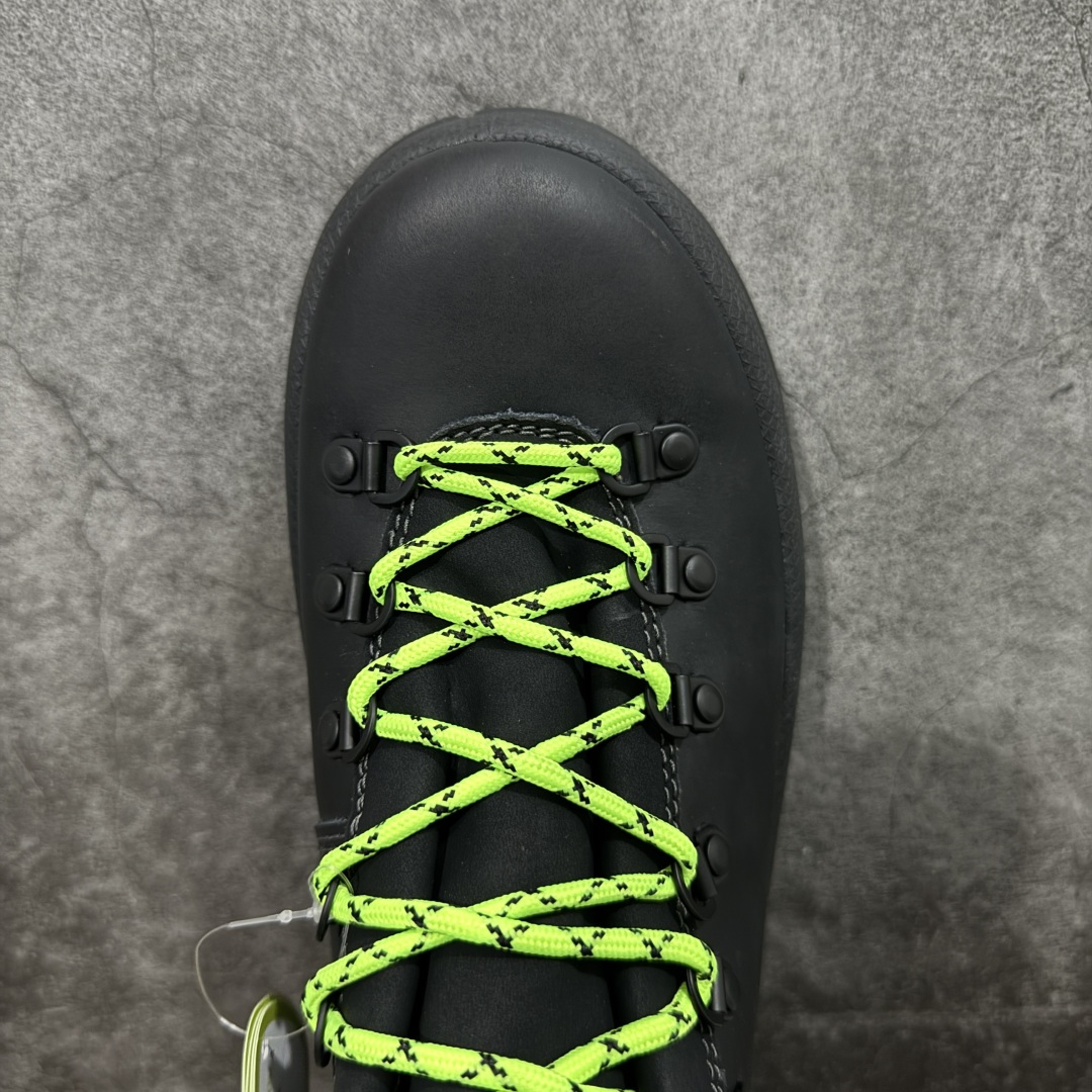 【纯原】ecco爱步 踪迹30 牛皮 时尚百搭 中帮 生活休闲鞋马丁靴 独家注塑工艺 渠道原单 实体代购