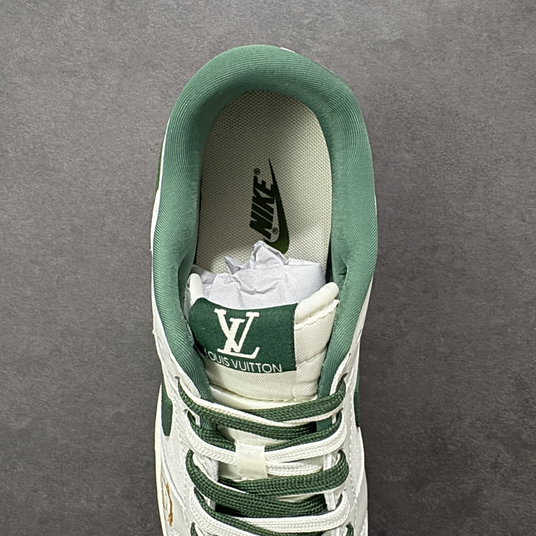 【纯原】Nike SB Dunk 斯图西 LV 三方联名——米白灰绿 高端定制 低帮休闲板鞋 定制鞋盒 