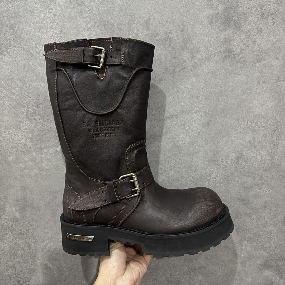 【广东纯原版本】Balenciaga 25新款酷飒毒液靴✨ 酷飒出街,超有个性,独特翻折设计,个性又前卫,金属扣点缀,酷感十足😘又美又飒,无论是日常出街还是时尚派对🎉它都是吸睛利器💯 对版甄选牛皮面料,羊皮内里,私模耐磨防滑橡胶大底 尺码:35-44-选品中心