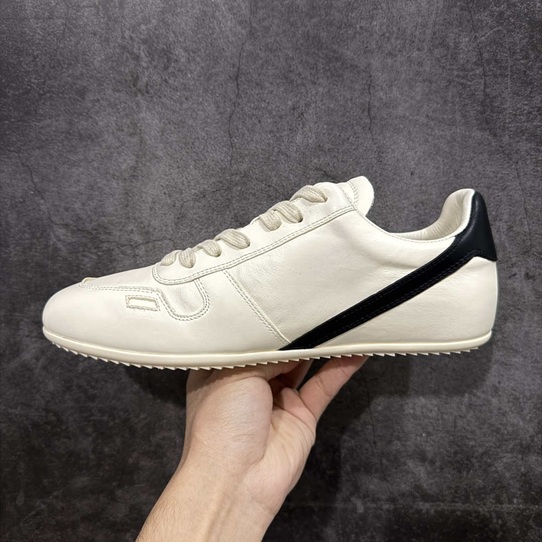 图片[2]-【佛山超A版】2025 Rick Owens Minimal 欧文斯新款情侣款复古板鞋黑暗系 休闲运动鞋 原版购入开发 做货 掌握时尚的默契，采用全粒面小牛皮，散发出品质与独特设计的高级光芒。每一寸的小牛皮，都是奢华的代名词，触感柔软，充满贵族气息。这不仅仅是一款材质，更是对时尚品位的完美追求。搭配你的潮流穿搭，瞬间让整体品质提升。 鞋面：原版定制进口反绒皮➕粒面小牛皮 内里：进口丝绸羊皮 大底：原版开模橡胶大底 尺码：39-45-选品中心