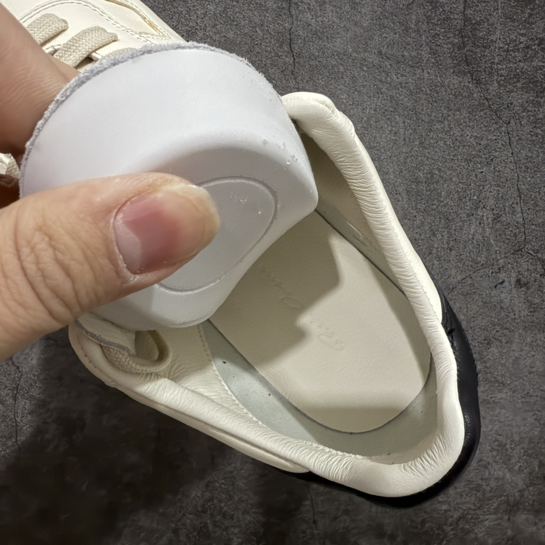 图片[8]-【佛山超A版】2025 Rick Owens Minimal 欧文斯新款情侣款复古板鞋黑暗系 休闲运动鞋 原版购入开发 做货 掌握时尚的默契，采用全粒面小牛皮，散发出品质与独特设计的高级光芒。每一寸的小牛皮，都是奢华的代名词，触感柔软，充满贵族气息。这不仅仅是一款材质，更是对时尚品位的完美追求。搭配你的潮流穿搭，瞬间让整体品质提升。 鞋面：原版定制进口反绒皮➕粒面小牛皮 内里：进口丝绸羊皮 大底：原版开模橡胶大底 尺码：39-45-选品中心