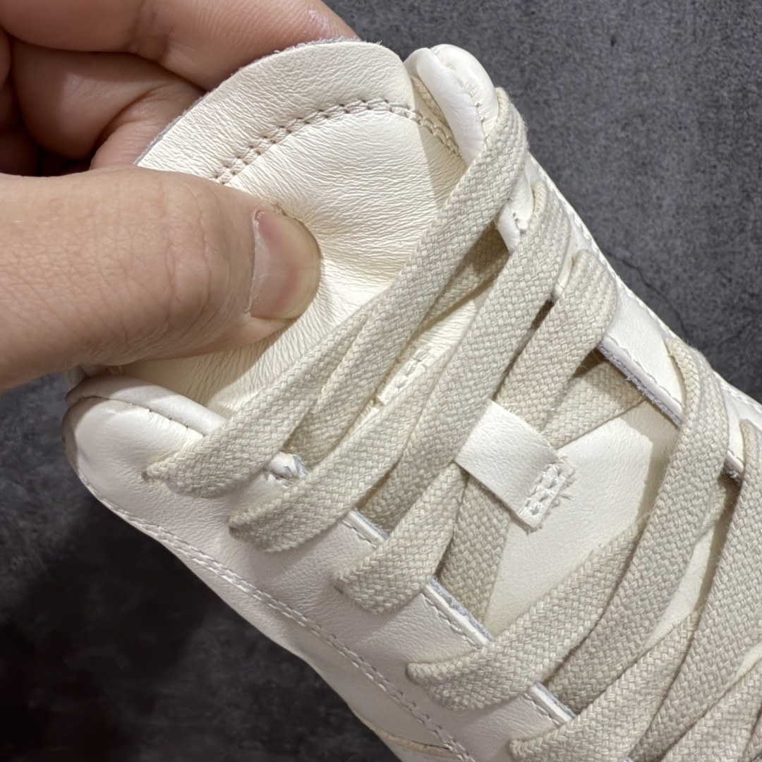 图片[6]-【佛山超A版】2025 Rick Owens Minimal 欧文斯新款情侣款复古板鞋黑暗系 休闲运动鞋 原版购入开发 做货 掌握时尚的默契，采用全粒面小牛皮，散发出品质与独特设计的高级光芒。每一寸的小牛皮，都是奢华的代名词，触感柔软，充满贵族气息。这不仅仅是一款材质，更是对时尚品位的完美追求。搭配你的潮流穿搭，瞬间让整体品质提升。 鞋面：原版定制进口反绒皮➕粒面小牛皮 内里：进口丝绸羊皮 大底：原版开模橡胶大底 尺码：39-45-选品中心