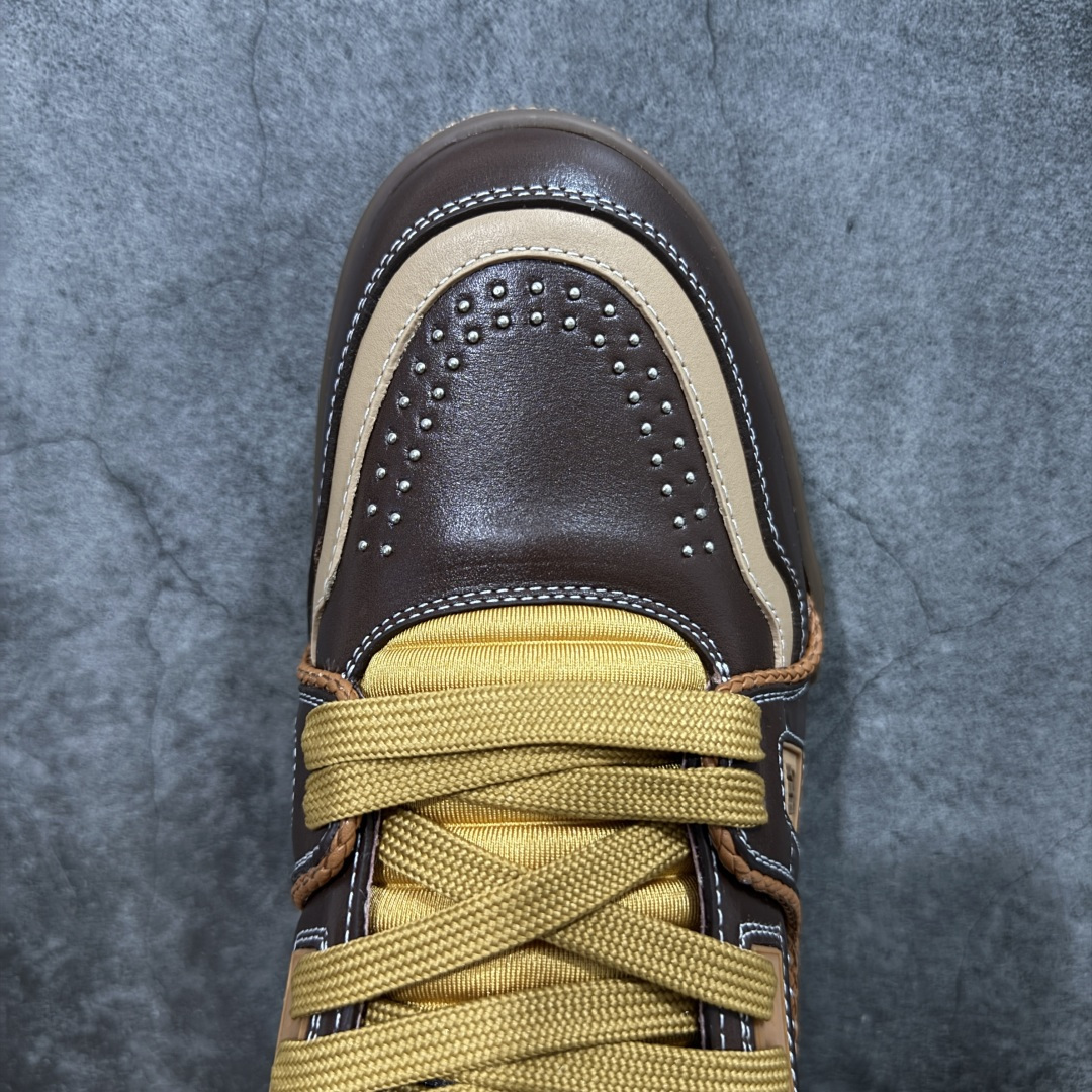 图片[5]-【莞产YS版本】Louis Vuitton Trainer lv时装走秀运动鞋 完美鞋型超高的清洁度 零毛边线头瑕疵 全套原楦原纸版原鞋开模 全网最具灵魂的版型 正确原装黄色鞋盒 正确中底印花 鞋面印花3D高频深度立体 全鞋电脑针车 紧密相连 针距密度一致 环保乳胶注塑鞋垫 厚度脚感还原原版 皮面裁剪部位 统一油边封口工艺 原装橡胶大底含胶量大底组合零偏差 专柜全套包装 防尘袋 说明书 质保卡 男女鞋 尺码： 39 40 41 42 43 44 45-选品中心