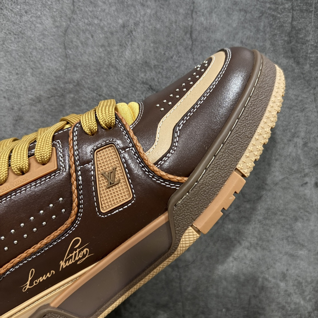 图片[6]-【莞产YS版本】Louis Vuitton Trainer lv时装走秀运动鞋 完美鞋型超高的清洁度 零毛边线头瑕疵 全套原楦原纸版原鞋开模 全网最具灵魂的版型 正确原装黄色鞋盒 正确中底印花 鞋面印花3D高频深度立体 全鞋电脑针车 紧密相连 针距密度一致 环保乳胶注塑鞋垫 厚度脚感还原原版 皮面裁剪部位 统一油边封口工艺 原装橡胶大底含胶量大底组合零偏差 专柜全套包装 防尘袋 说明书 质保卡 男女鞋 尺码： 39 40 41 42 43 44 45-选品中心