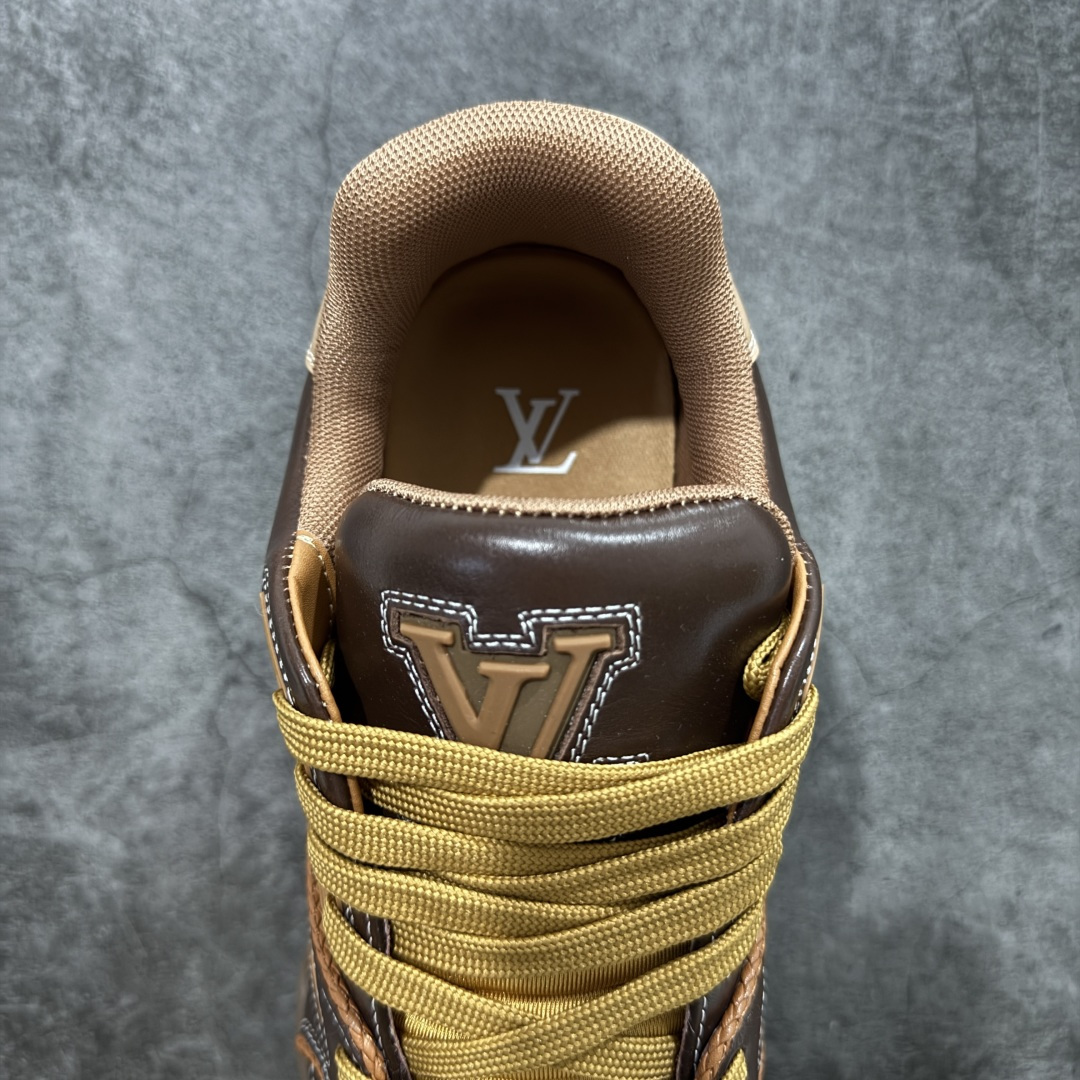 图片[8]-【莞产YS版本】Louis Vuitton Trainer lv时装走秀运动鞋 完美鞋型超高的清洁度 零毛边线头瑕疵 全套原楦原纸版原鞋开模 全网最具灵魂的版型 正确原装黄色鞋盒 正确中底印花 鞋面印花3D高频深度立体 全鞋电脑针车 紧密相连 针距密度一致 环保乳胶注塑鞋垫 厚度脚感还原原版 皮面裁剪部位 统一油边封口工艺 原装橡胶大底含胶量大底组合零偏差 专柜全套包装 防尘袋 说明书 质保卡 男女鞋 尺码： 39 40 41 42 43 44 45-选品中心