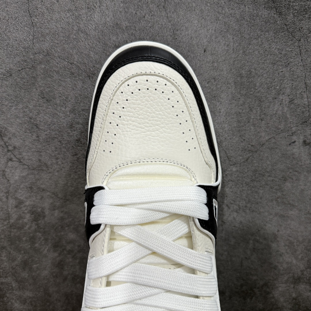 图片[5]-【莞产YS版本】Louis Vuitton Trainer lv时装走秀运动鞋 完美鞋型超高的清洁度 零毛边线头瑕疵 全套原楦原纸版原鞋开模 全网最具灵魂的版型 正确原装黄色鞋盒 正确中底印花 鞋面印花3D高频深度立体 全鞋电脑针车 紧密相连 针距密度一致 环保乳胶注塑鞋垫 厚度脚感还原原版 皮面裁剪部位 统一油边封口工艺 原装橡胶大底含胶量大底组合零偏差 专柜全套包装 防尘袋 说明书 质保卡 男女鞋 尺码： 39 40 41 42 43 44 45-选品中心