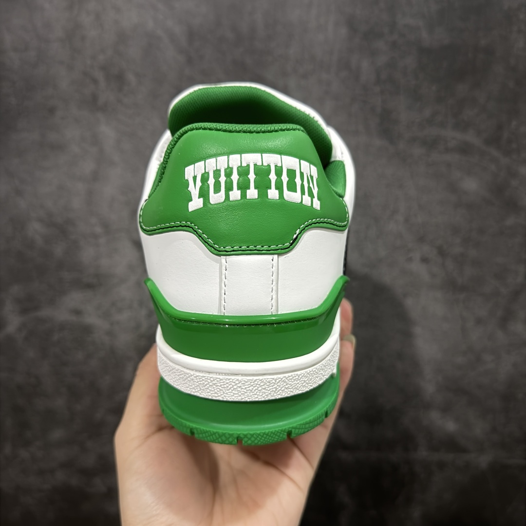 图片[4]-【莞产YS版本】Louis Vuitton Trainer lv时装走秀运动鞋 完美鞋型超高的清洁度 零毛边线头瑕疵 全套原楦原纸版原鞋开模 全网最具灵魂的版型 正确原装黄色鞋盒 正确中底印花 鞋面印花3D高频深度立体 全鞋电脑针车 紧密相连 针距密度一致 环保乳胶注塑鞋垫 厚度脚感还原原版 皮面裁剪部位 统一油边封口工艺 原装橡胶大底含胶量大底组合零偏差 专柜全套包装 防尘袋 说明书 质保卡 男女鞋 尺码： 39 40 41 42 43 44 45-选品中心