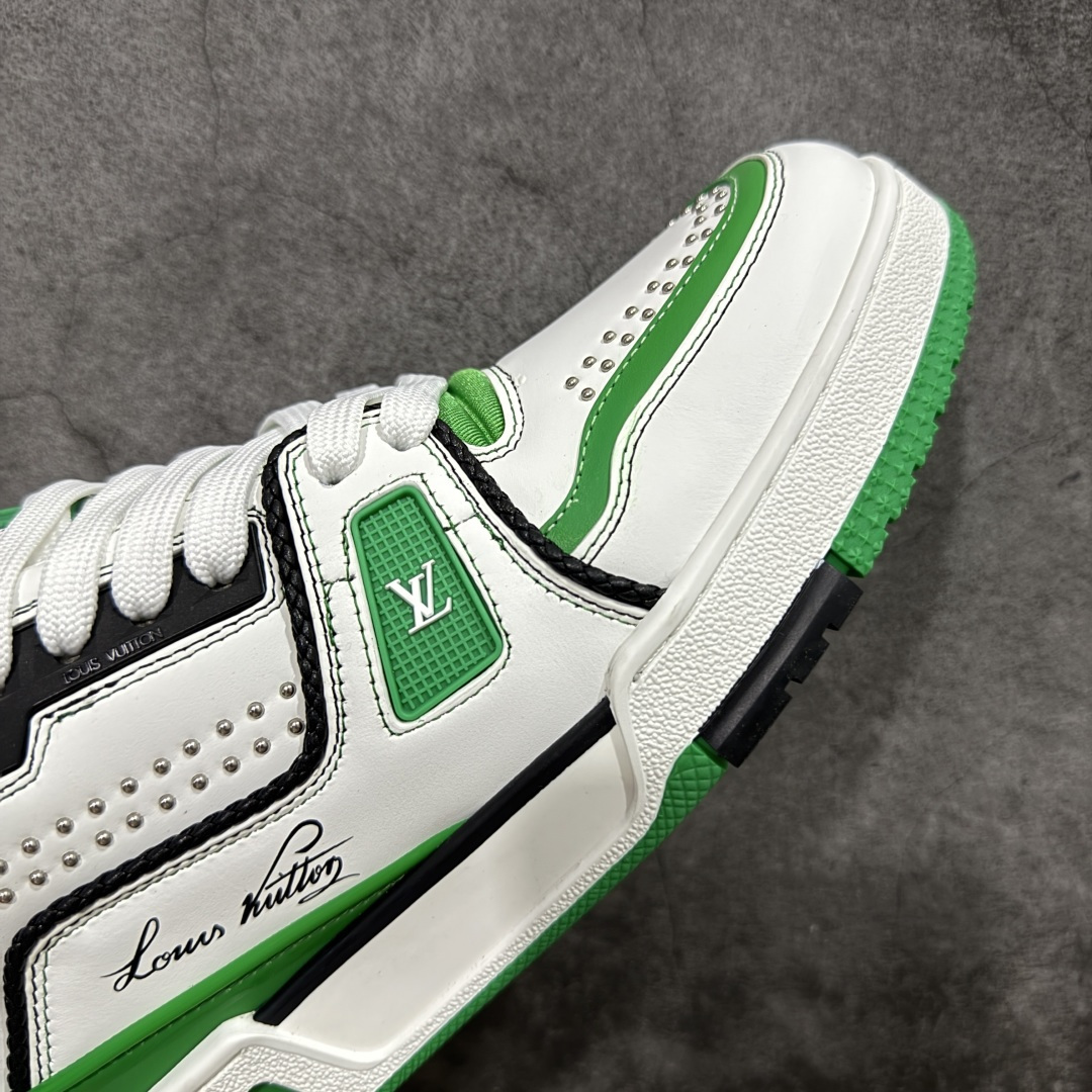 图片[6]-【莞产YS版本】Louis Vuitton Trainer lv时装走秀运动鞋 完美鞋型超高的清洁度 零毛边线头瑕疵 全套原楦原纸版原鞋开模 全网最具灵魂的版型 正确原装黄色鞋盒 正确中底印花 鞋面印花3D高频深度立体 全鞋电脑针车 紧密相连 针距密度一致 环保乳胶注塑鞋垫 厚度脚感还原原版 皮面裁剪部位 统一油边封口工艺 原装橡胶大底含胶量大底组合零偏差 专柜全套包装 防尘袋 说明书 质保卡 男女鞋 尺码： 39 40 41 42 43 44 45-选品中心