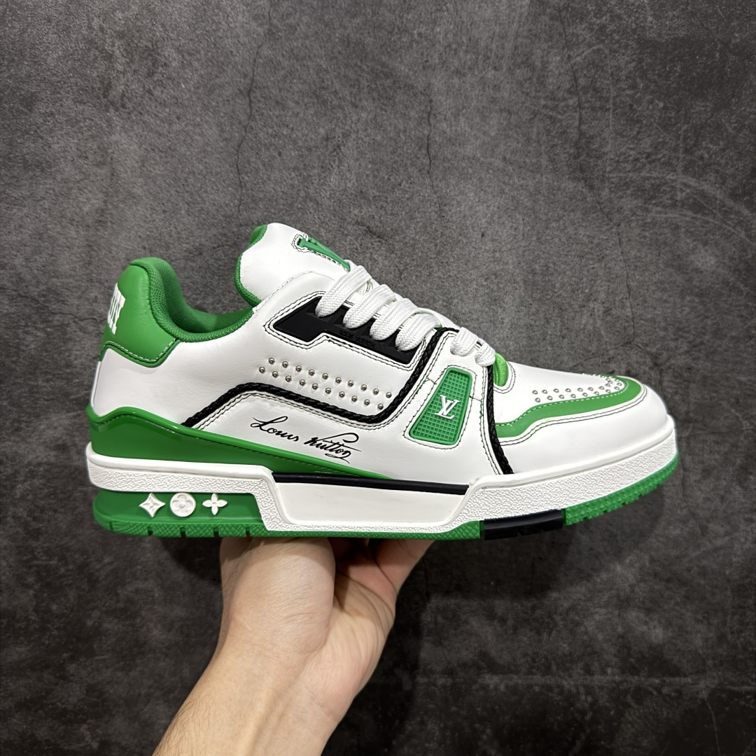 【莞产YS版本】Louis Vuitton Trainer lv时装走秀运动鞋 完美鞋型超高的清洁度 零毛边线头瑕疵 全套原楦原纸版原鞋开模 全网最具灵魂的版型 正确原装黄色鞋盒 正确中底印花 鞋面印花3D高频深度立体 全鞋电脑针车 紧密相连 针距密度一致 环保乳胶注塑鞋垫 厚度脚感还原原版 皮面裁剪部位 统一油边封口工艺 原装橡胶大底含胶量大底组合零偏差 专柜全套包装 防尘袋 说明书 质保卡 男女鞋 尺码: 39 40 41 42 43 44 45-选品中心