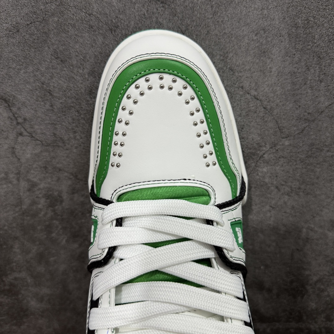 图片[5]-【莞产YS版本】Louis Vuitton Trainer lv时装走秀运动鞋 完美鞋型超高的清洁度 零毛边线头瑕疵 全套原楦原纸版原鞋开模 全网最具灵魂的版型 正确原装黄色鞋盒 正确中底印花 鞋面印花3D高频深度立体 全鞋电脑针车 紧密相连 针距密度一致 环保乳胶注塑鞋垫 厚度脚感还原原版 皮面裁剪部位 统一油边封口工艺 原装橡胶大底含胶量大底组合零偏差 专柜全套包装 防尘袋 说明书 质保卡 男女鞋 尺码： 39 40 41 42 43 44 45-选品中心