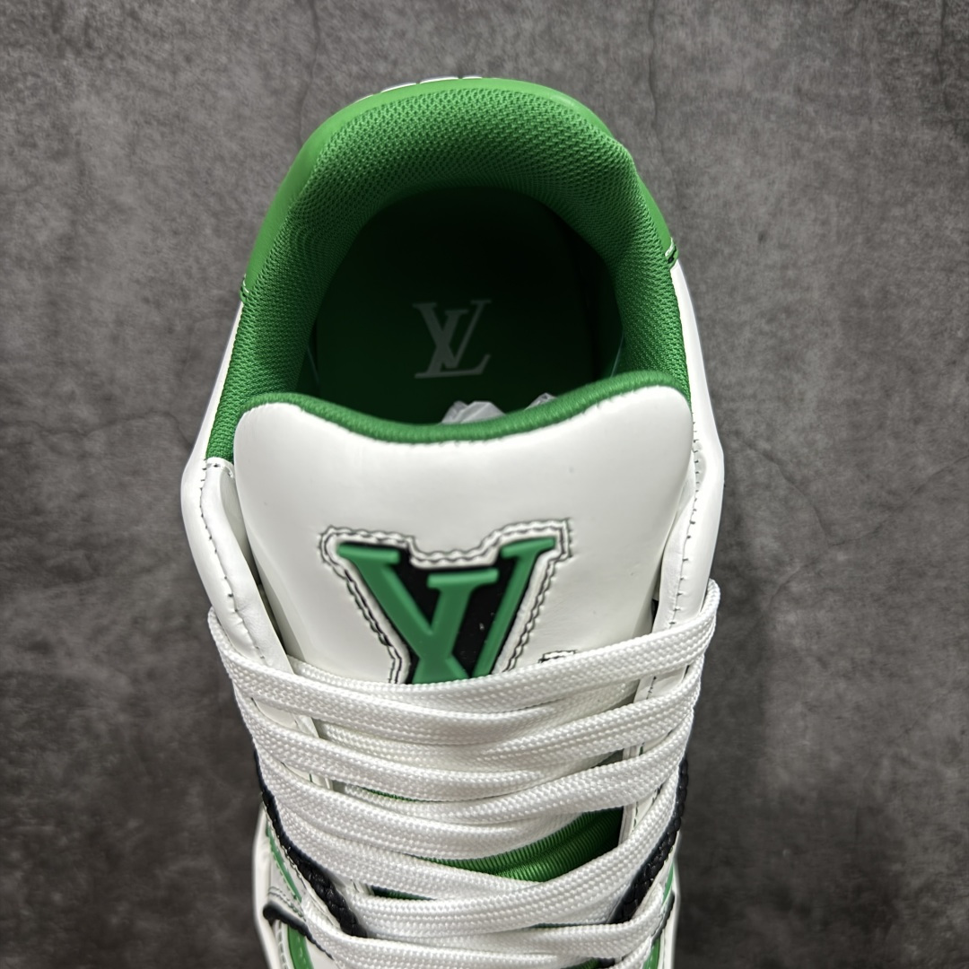 图片[8]-【莞产YS版本】Louis Vuitton Trainer lv时装走秀运动鞋 完美鞋型超高的清洁度 零毛边线头瑕疵 全套原楦原纸版原鞋开模 全网最具灵魂的版型 正确原装黄色鞋盒 正确中底印花 鞋面印花3D高频深度立体 全鞋电脑针车 紧密相连 针距密度一致 环保乳胶注塑鞋垫 厚度脚感还原原版 皮面裁剪部位 统一油边封口工艺 原装橡胶大底含胶量大底组合零偏差 专柜全套包装 防尘袋 说明书 质保卡 男女鞋 尺码： 39 40 41 42 43 44 45-选品中心