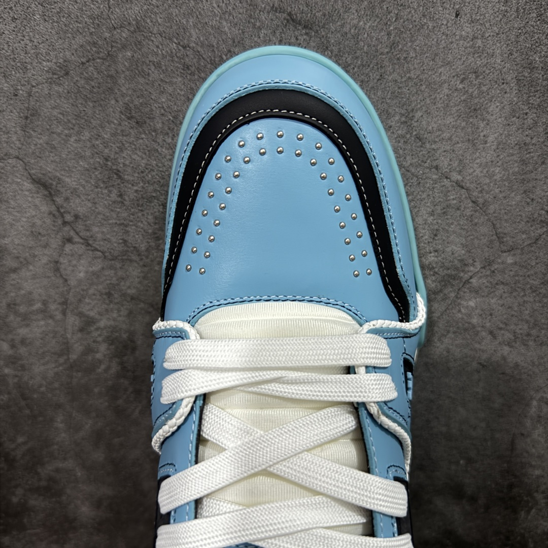 图片[5]-【莞产YS版本】Louis Vuitton Trainer lv时装走秀运动鞋 完美鞋型超高的清洁度 零毛边线头瑕疵 全套原楦原纸版原鞋开模 全网最具灵魂的版型 正确原装黄色鞋盒 正确中底印花 鞋面印花3D高频深度立体 全鞋电脑针车 紧密相连 针距密度一致 环保乳胶注塑鞋垫 厚度脚感还原原版 皮面裁剪部位 统一油边封口工艺 原装橡胶大底含胶量大底组合零偏差 专柜全套包装 防尘袋 说明书 质保卡 男女鞋 尺码： 39 40 41 42 43 44 45-选品中心