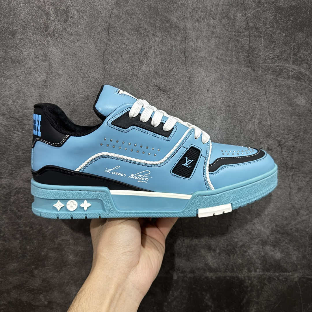 【莞产YS版本】Louis Vuitton Trainer lv时装走秀运动鞋 完美鞋型超高的清洁度 零毛边线头瑕疵 全套原楦原纸版原鞋开模 全网最具灵魂的版型 正确原装黄色鞋盒 正确中底印花 鞋面印花3D高频深度立体 全鞋电脑针车 紧密相连 针距密度一致 环保乳胶注塑鞋垫 厚度脚感还原原版 皮面裁剪部位 统一油边封口工艺 原装橡胶大底含胶量大底组合零偏差 专柜全套包装 防尘袋 说明书 质保卡 男女鞋 尺码: 39 40 41 42 43 44 45-选品中心