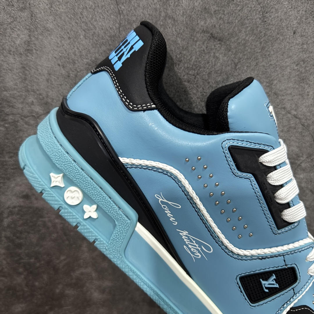 图片[7]-【莞产YS版本】Louis Vuitton Trainer lv时装走秀运动鞋 完美鞋型超高的清洁度 零毛边线头瑕疵 全套原楦原纸版原鞋开模 全网最具灵魂的版型 正确原装黄色鞋盒 正确中底印花 鞋面印花3D高频深度立体 全鞋电脑针车 紧密相连 针距密度一致 环保乳胶注塑鞋垫 厚度脚感还原原版 皮面裁剪部位 统一油边封口工艺 原装橡胶大底含胶量大底组合零偏差 专柜全套包装 防尘袋 说明书 质保卡 男女鞋 尺码： 39 40 41 42 43 44 45-选品中心