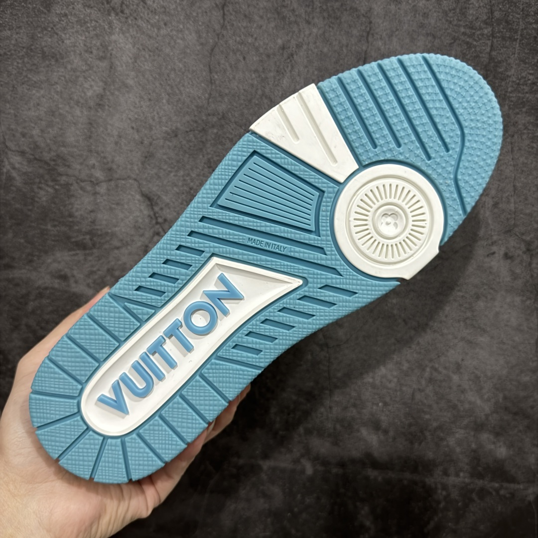 图片[9]-【莞产YS版本】Louis Vuitton Trainer lv时装走秀运动鞋 完美鞋型超高的清洁度 零毛边线头瑕疵 全套原楦原纸版原鞋开模 全网最具灵魂的版型 正确原装黄色鞋盒 正确中底印花 鞋面印花3D高频深度立体 全鞋电脑针车 紧密相连 针距密度一致 环保乳胶注塑鞋垫 厚度脚感还原原版 皮面裁剪部位 统一油边封口工艺 原装橡胶大底含胶量大底组合零偏差 专柜全套包装 防尘袋 说明书 质保卡 男女鞋 尺码： 39 40 41 42 43 44 45-选品中心