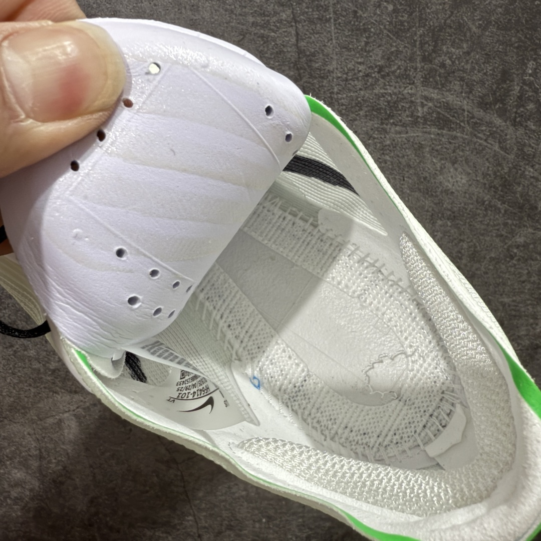 图片[9]-【XE纯原版】Nike ZoomX Vaporfly NEXT%4 减震马拉松跑步鞋 HF6414-101 全掌真碳板 原楦原纸版数据开发  目前市场最强品质 原版购入开发 原版定制网纱鞋面 分体式组合大底 中间层夹心全掌抗扭碳板 下层一次ReactX泡棉 区别市场一体底 超高质检清洁度 一切材质配件均与原版一致 原楦原纸板开发 匹配原版98%以上 完美弧度版型 原厂鞋标 立体反光鞋盒标 高端玩家必推版本 高价零售必推版本 欢迎对比市面任意版本‼️ 这双鞋简直是时尚与科技的完美融合，质感爆棚，搭配超亮眼的银色大勾子，瞬间成为街头焦点。不仅颜值在线，缓震性能更是一绝 不管是日常出街还是慢跑锻炼，都能给双脚极致舒适体验。  码数超全，36- 46 码任你选！别犹豫啦，穿上它，轻松走出潮流范，开启你的时尚运动新旅程 码段：36-46-选品中心