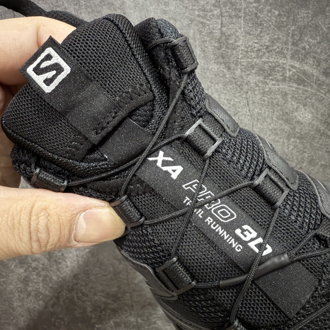 图片[6]-【666版本】SALOMON 萨洛蒙 XA PRO 3D 户外运动 网布减震防滑透气 低帮跑步鞋 男女同款 黑蓝475423 全新品质 巅峰之作 所有配色均购物原版拆解1：1开发 原材料打造 非市场公版便宜货 私模大底 清洁度比市场所有版本都高 全套原纸板楦头开发 原厂网布配套 确保原汁原味 完美呈现版型 原档数据独家私模五层组合大底 男女鞋同步官方开发至46 原装Ortholite轻量化鞋垫 中底布带钢印编号 原厂TPU锁扣 进口港宝加持 后跟自然饱满 还原公司包裹性 鞋面采用SENSIFT贴合技术 全方位贴合包裹脚型 鞋跟部鞋底牵引设计 提供强大的抓地性能 更适应野外崎岖不平的道路 其3D ADVANCED CHASSIS底盘 材料轻量大化 钉齿设计更具稳定性 防护性 鞋底易磨损区运用CONTAGRIP高耐磨材料 应对城市硬质路面长距离跑考验 尺码：36 36.5 37.5 38 38.5 39 40 40.5 41 42 42.5 43 44 45 46-选品中心