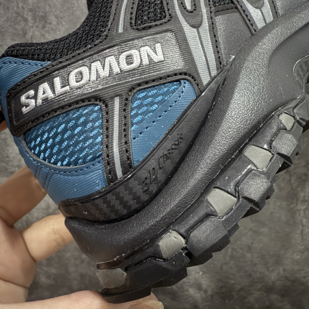 图片[3]-【666版本】SALOMON 萨洛蒙 XA PRO 3D 户外运动 网布减震防滑透气 低帮跑步鞋 男女同款 黑蓝475423 全新品质 巅峰之作 所有配色均购物原版拆解1：1开发 原材料打造 非市场公版便宜货 私模大底 清洁度比市场所有版本都高 全套原纸板楦头开发 原厂网布配套 确保原汁原味 完美呈现版型 原档数据独家私模五层组合大底 男女鞋同步官方开发至46 原装Ortholite轻量化鞋垫 中底布带钢印编号 原厂TPU锁扣 进口港宝加持 后跟自然饱满 还原公司包裹性 鞋面采用SENSIFT贴合技术 全方位贴合包裹脚型 鞋跟部鞋底牵引设计 提供强大的抓地性能 更适应野外崎岖不平的道路 其3D ADVANCED CHASSIS底盘 材料轻量大化 钉齿设计更具稳定性 防护性 鞋底易磨损区运用CONTAGRIP高耐磨材料 应对城市硬质路面长距离跑考验 尺码：36 36.5 37.5 38 38.5 39 40 40.5 41 42 42.5 43 44 45 46-选品中心