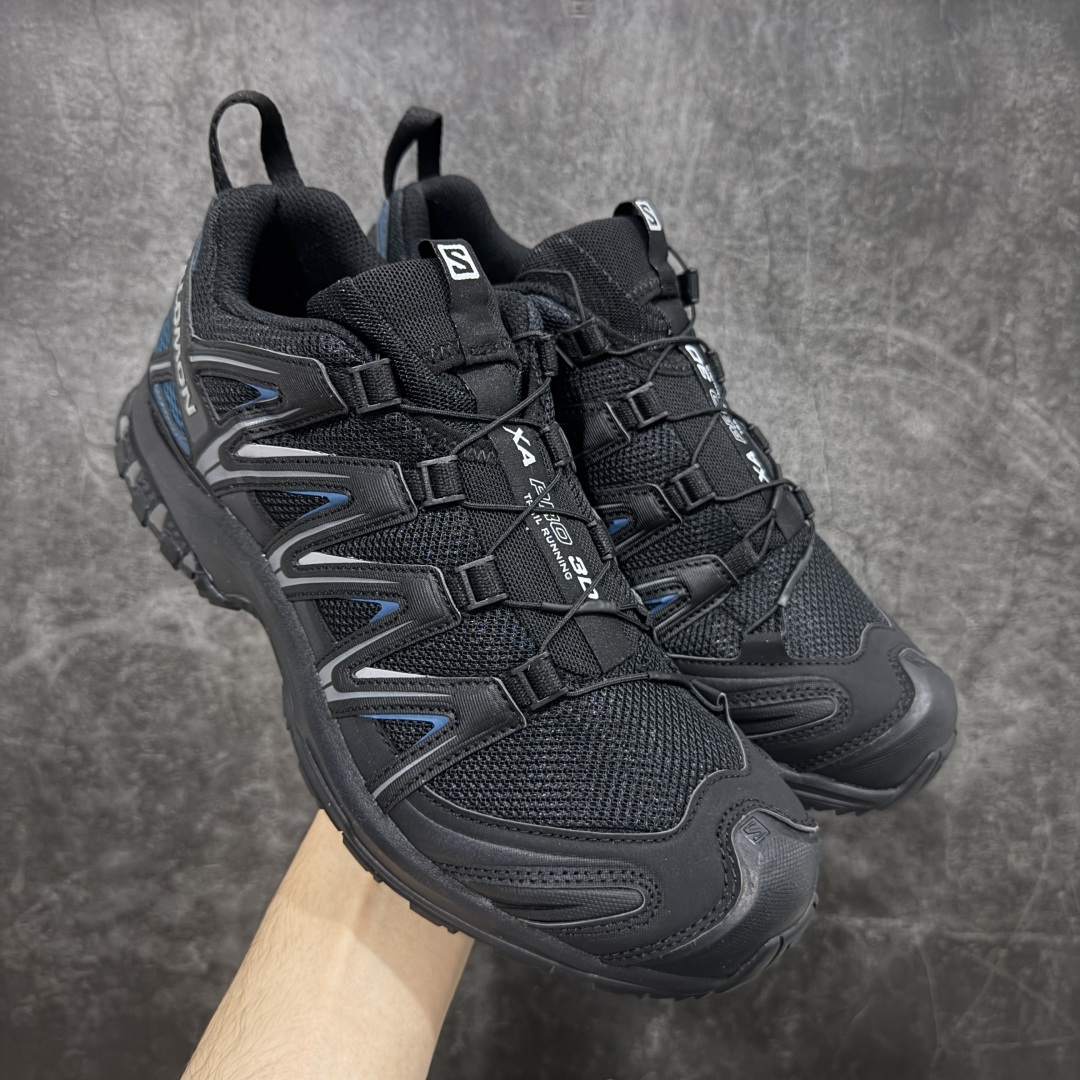 【666版本】SALOMON 萨洛蒙 XA PRO 3D 户外运动 网布减震防滑透气 低帮跑步鞋 男女同款 黑蓝475423 全新品质 巅峰之作 所有配色均购物原版拆解1:1开发 原材料打造 非市场公版便宜货 私模大底 清洁度比市场所有版本都高 全套原纸板楦头开发 原厂网布配套 确保原汁原味 完美呈现版型 原档数据独家私模五层组合大底 男女鞋同步官方开发至46 原装Ortholite轻量化鞋垫 中底布带钢印编号 原厂TPU锁扣 进口港宝加持 后跟自然饱满 还原公司包裹性 鞋面采用SENSIFT贴合技术 全方位贴合包裹脚型 鞋跟部鞋底牵引设计 提供强大的抓地性能 更适应野外崎岖不平的道路 其3D ADVANCED CHASSIS底盘 材料轻量大化 钉齿设计更具稳定性 防护性 鞋底易磨损区运用CONTAGRIP高耐磨材料 应对城市硬质路面长距离跑考验 尺码:36 36.5 37.5 38 38.5 39 40 40.5 41 42 42.5 43 44 45 46-选品中心