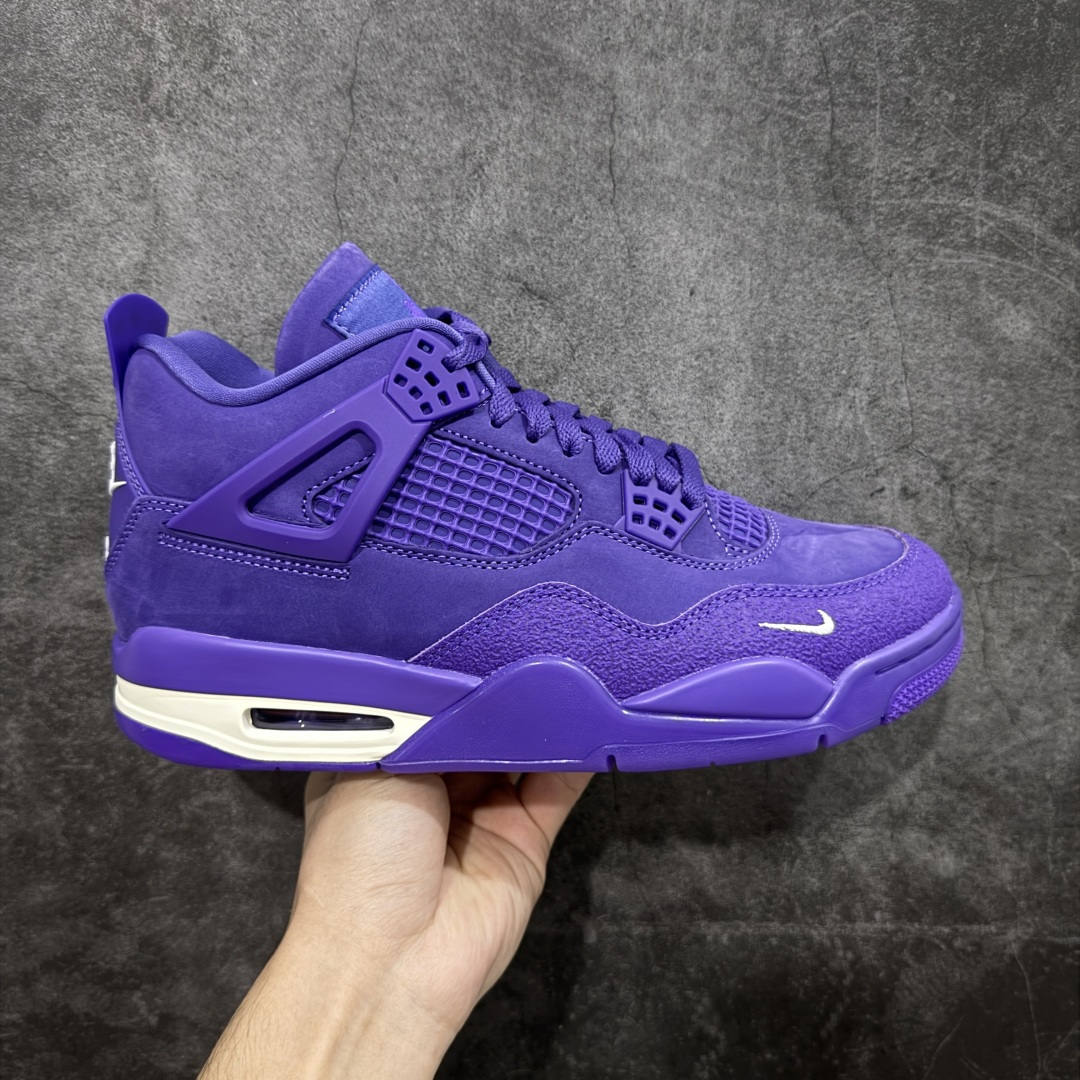 【美版GX纯原】Nigel Sylvester x Air Jordan AJ4 “Brick by Brick” 联名紫砖 货号:HF4340-500 全新批次 重点区分市面 真正砖面纹路 区别市面版本 正确细节 卡色无色差 GX原数据精心打造 原厂材质 超弹硅胶材质 内层不织布补强 补强为硅胶提供更强耐久性 避免断裂 圈内最强四代 独家外贸特供尺码含 45.5 48.5 耗时半年巨作 全套原纸板楦头开发 原厂特供皮料加持 确保原汁原味 完美呈现四代版型 一比一鞋头弧度高度鞋身弧度 数据细节工艺流程均保持原鞋一致 原厂TPU网格鞋带扣 正确内里网布 菱角分明不变形无多余毛边 柔软性质感一致于原鞋 市场唯一原厂鞋扣模具 背面可见隐藏注塑口 原厂织唛标 原厂飞人电绣工艺 尾指中部跳三针 独家绑鞋带手法 印刷中底布 四线拉帮 米色美纹纸贴合固定 进口港宝加持 后跟自然饱满 全鞋荧光划线卡点 追求极致完美 每一双都是工艺品 多重QC质检 超越公司货的品控标准 实实在在的免检产品 …… 尺码:40 40.5 41 42 42.5 43 44 44.5 45 46 47.5 48.5-选品中心