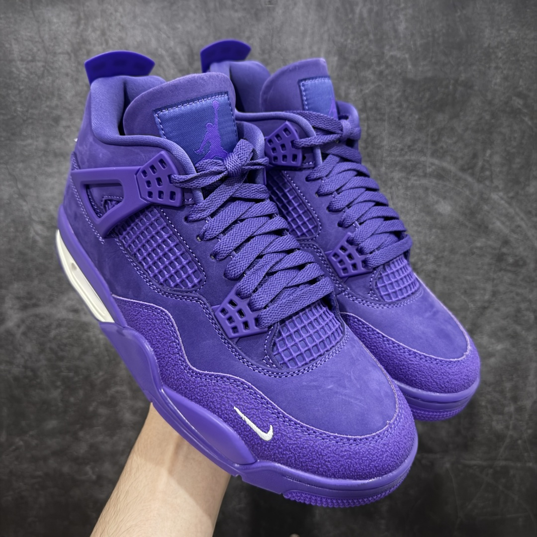 【美版GX纯原】Nigel Sylvester x Air Jordan AJ4 “Brick by Brick” 联名紫砖 货号:HF4340-500 全新批次 重点区分市面 真正砖面纹路 区别市面版本 正确细节 卡色无色差 GX原数据精心打造 原厂材质 超弹硅胶材质 内层不织布补强 补强为硅胶提供更强耐久性 避免断裂 圈内最强四代 独家外贸特供尺码含 45.5 48.5 耗时半年巨作 全套原纸板楦头开发 原厂特供皮料加持 确保原汁原味 完美呈现四代版型 一比一鞋头弧度高度鞋身弧度 数据细节工艺流程均保持原鞋一致 原厂TPU网格鞋带扣 正确内里网布 菱角分明不变形无多余毛边 柔软性质感一致于原鞋 市场唯一原厂鞋扣模具 背面可见隐藏注塑口 原厂织唛标 原厂飞人电绣工艺 尾指中部跳三针 独家绑鞋带手法 印刷中底布 四线拉帮 米色美纹纸贴合固定 进口港宝加持 后跟自然饱满 全鞋荧光划线卡点 追求极致完美 每一双都是工艺品 多重QC质检 超越公司货的品控标准 实实在在的免检产品 …… 尺码:40 40.5 41 42 42.5 43 44 44.5 45 46 47.5 48.5-选品中心