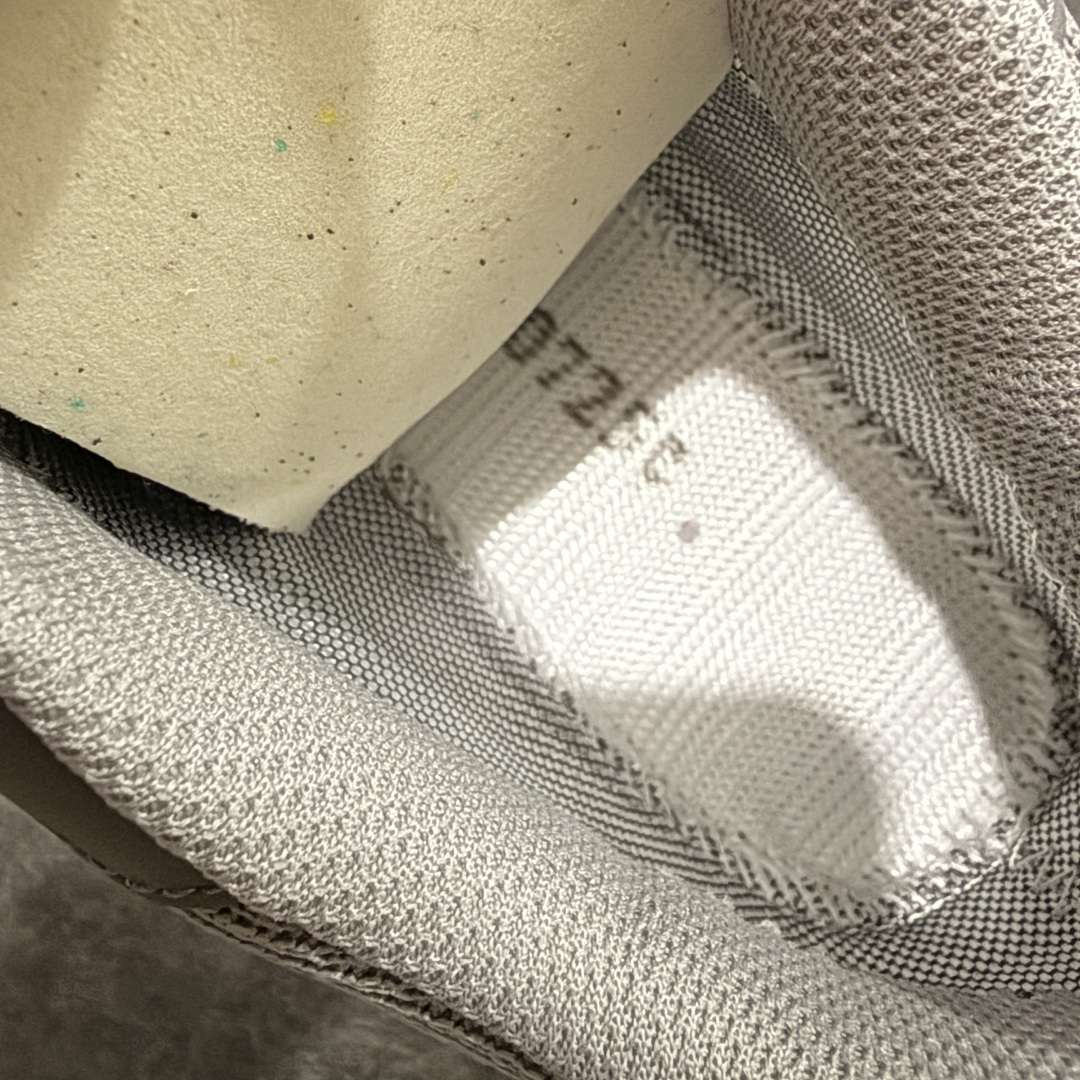 图片[8]-【巅峰升级版】Salomon XT-QUEST ADV 萨洛蒙情侣款户外机能鞋 491277 全新工厂出品 升级品质 全鞋改进为原厂一致材料打造 全新修长鞋型 版型正 全新玻璃冲刀 清洁度提升 中底带数字钢印 网面与鞋头材料校对一致无色差 鞋盒同步原版牛皮纸鞋盒 鞋头处添加☯️太极标 细节多次修改校正 坚持同步原版无差别 终端优势供应 尺码：36 36.5 37.5 38 38.5 39 40 40.5 41 42 42.5 43 44 44.5 45-选品中心