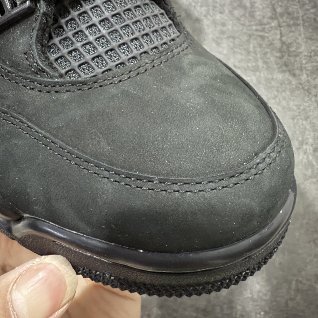 图片[6]-【纯原F版】Air Jordan 4 Retro AJ4 乔4黑猫2.0复刻版 FV5029-010 全新升级改良 顶级原厂麂皮绒感到位 原鞋原楦原纸板同源开发 完美呈现乔4的版型 内侧正确双色网格 还原细节 原厂皮料 正确气垫颜色 正确网格工艺 正确拉帮工艺 全鞋原装材料制作 原档案原模具打造 支持全方位与正品对比 尺码：40-47.5-选品中心