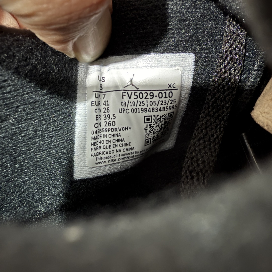 图片[9]-【纯原F版】Air Jordan 4 Retro AJ4 乔4黑猫2.0复刻版 FV5029-010 全新升级改良 顶级原厂麂皮绒感到位 原鞋原楦原纸板同源开发 完美呈现乔4的版型 内侧正确双色网格 还原细节 原厂皮料 正确气垫颜色 正确网格工艺 正确拉帮工艺 全鞋原装材料制作 原档案原模具打造 支持全方位与正品对比 尺码：40-47.5-选品中心