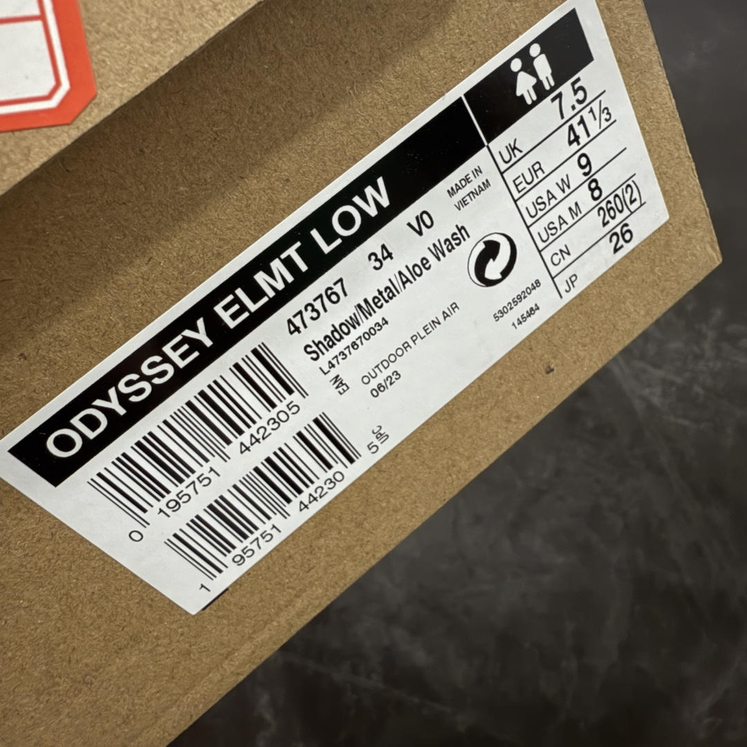 图片[8]-【巅峰版】SALOMON萨洛蒙 ODYSSEY ELMT LOW LTR 柔软舒适 耐磨透气轻便 低帮 生活休闲鞋 男女同款 雷军同款 473767 纯原外贸平台特供订单 耗时半年巨作 全套原纸板楦头开发 原厂特供网布配套加持 确保原汁原味 完美呈现版型 原档数据独家私模五层组合大底 原装Ortholite轻量化鞋垫 中底布带钢印编号 原厂TPU锁扣 进口港宝加持 后跟自然饱满 还原公司包裹性 鞋面以“锯齿”状的包裹系统呈现 在基色底之下加入了各种色点缀 将公司的最新技术和时尚前卫的造型融入耐用的长跑款式中 鞋面由 TPU 薄膜制成 并焊接在高耐磨网眼上 使其既时尚又坚固 由 ACS底盘支撑 可增强稳定性和支撑力 以及由橡胶凸耳 Contragrip外底覆盖的 EVA 缓冲中底 旨在应对崎岖的地形 鞋舌上的彩色Salomon 标签、Quicklace 系统以及鞋头、鞋舌和鞋跟上的附加品牌使细节更加完美 让穿着者可以轻松驾驭户外与通勤下的任何运动生活场景 无缝鞋身户外随意纵横 颜值与脚感兼备 出街通勤 绝对非常吸睛 你值得拥有 尺码：36 36.5 37.5 38 38.5 39 40 40.5 41 42 42.5 43 44 44.5 45-选品中心