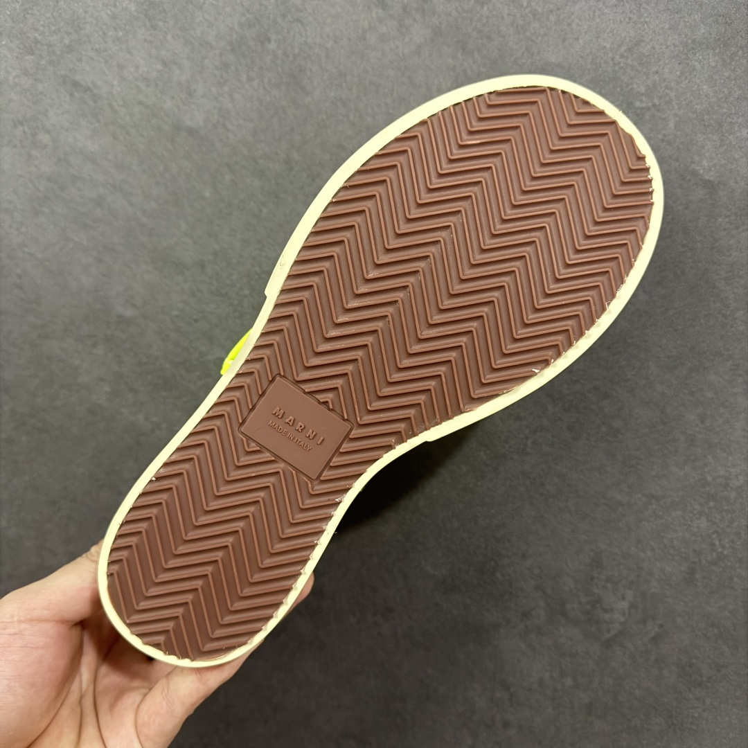 图片[9]-【广东纯原版本】Marni Pablo Leather Mary Jane Sneaker 意大利奢侈品品牌-玛尼·巴勃罗·玛丽珍系列低帮松糕厚底百搭魔术贴大头增高板鞋 女鞋广东原产 采用软质粒面牛剖革鞋面材质 内里水染牛皮及乳胶脚垫 内嵌PU乳胶缓震脚垫 外置4.0cm厘米增高防滑耐磨TPR橡胶大底❗ 赵露思宋祖儿同款爆款大头鞋！ 尺码：35-40-选品中心