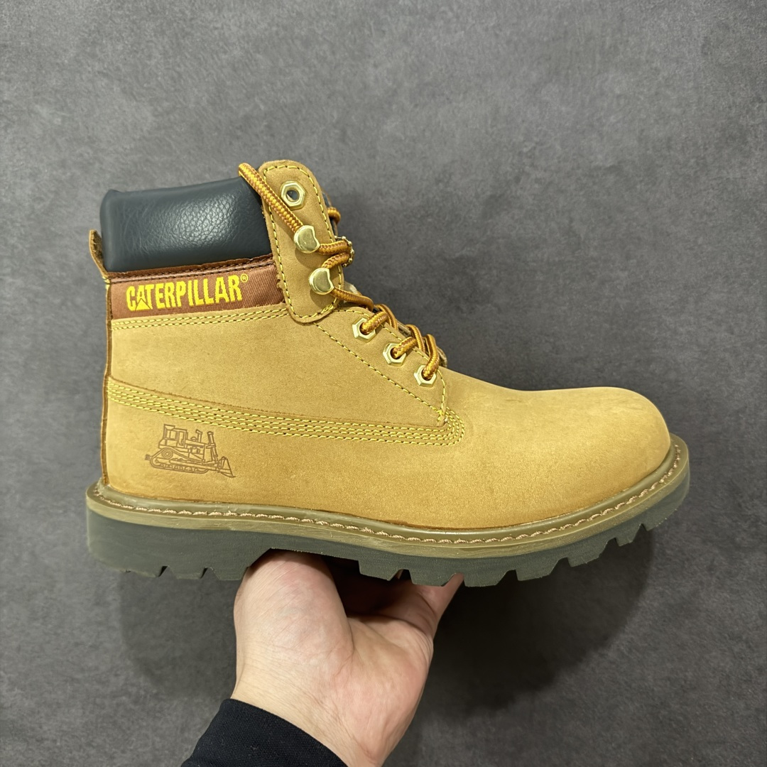 NO:621215,Local store support [company level] ss autumn and winter new CAT/Carter tough guy bulldozer brand classic versatile outdoor casual rhubarb boots series Guangdong big factory quality Perennial focus Fashion trend matching The fabric is imported from Italy suede leather All shoes genuine cowhide material The outsole and hardware are all made from OEM raw materials Good products do not kill pigs The quality of the first order is strictly controlled The full set of official website unified packaging Special for cold outdoor use this winter Daily casual matching A must-have for sportsmen Item number:  89 size 39 40 41 42 43 44 (leather shoe size) code TLB330340,,boots,cowhide19860909本地 支持放店【公司级】ss秋冬新款CAT/卡特 硬汉推土机品牌经典百搭户外休闲大黄靴系列 广东大厂品质 常年主打 时尚潮流搭配 面料釆用意大利进口麂牛皮 全鞋真牛皮材料 大底到五金都是代工厂原材料制作 好货不杀猪 首单质量严格把控 全套官网统一包装 今年冬季防寒户外专用 日常随意搭配 型男必备 货号: 89 尺码39 40 41 42 43 44 (皮鞋码) 编码TLB330340,,boots,cowhide,Men's shoes